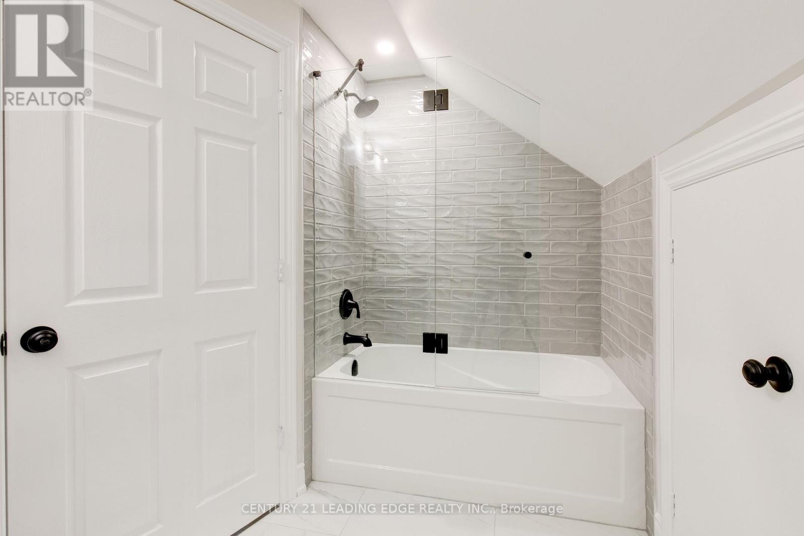 237 Boyers Road, Georgina, Ontario  L4P 3C8 - Photo 28 - N12965518