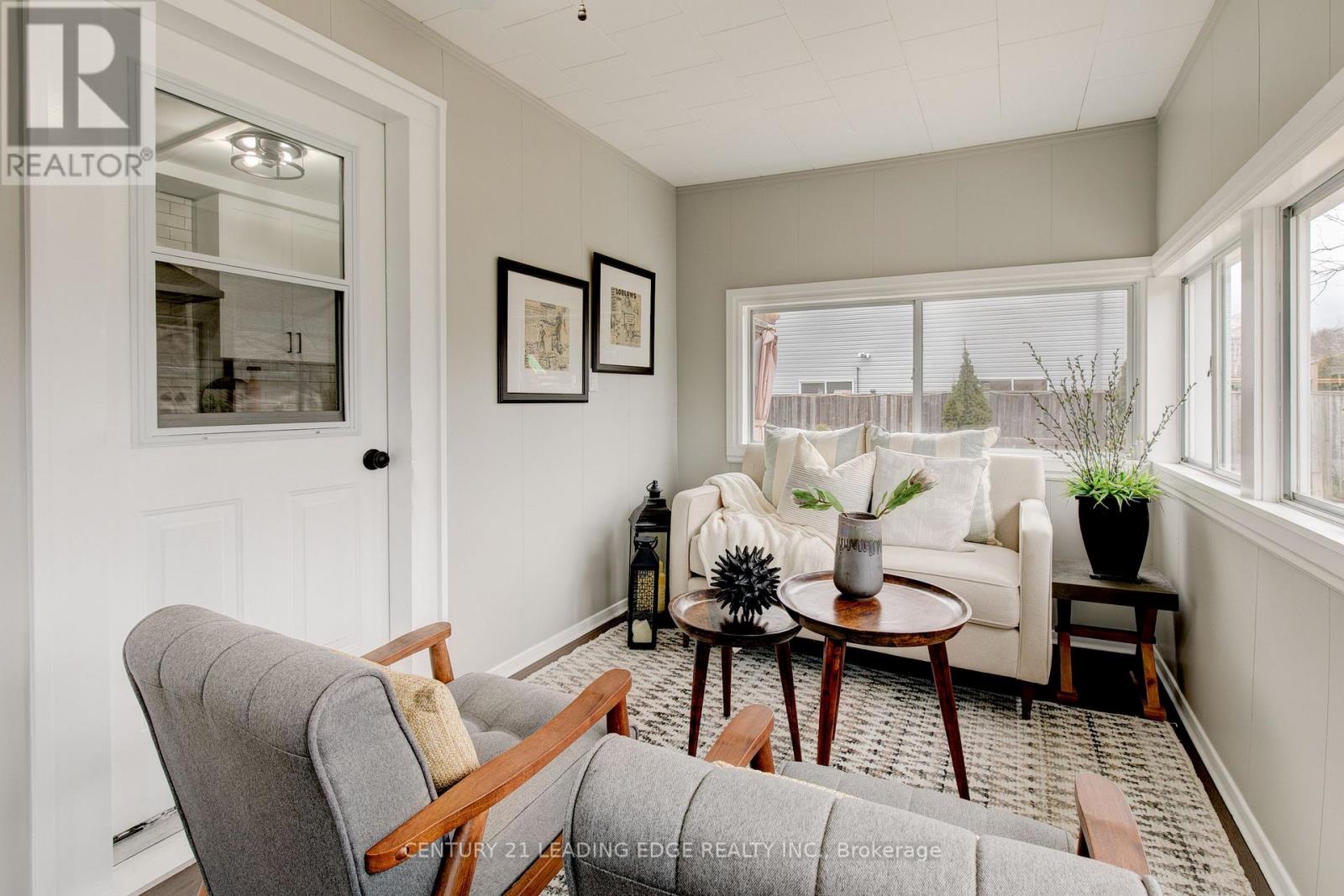 237 Boyers Road, Georgina, Ontario  L4P 3C8 - Photo 6 - N12965518