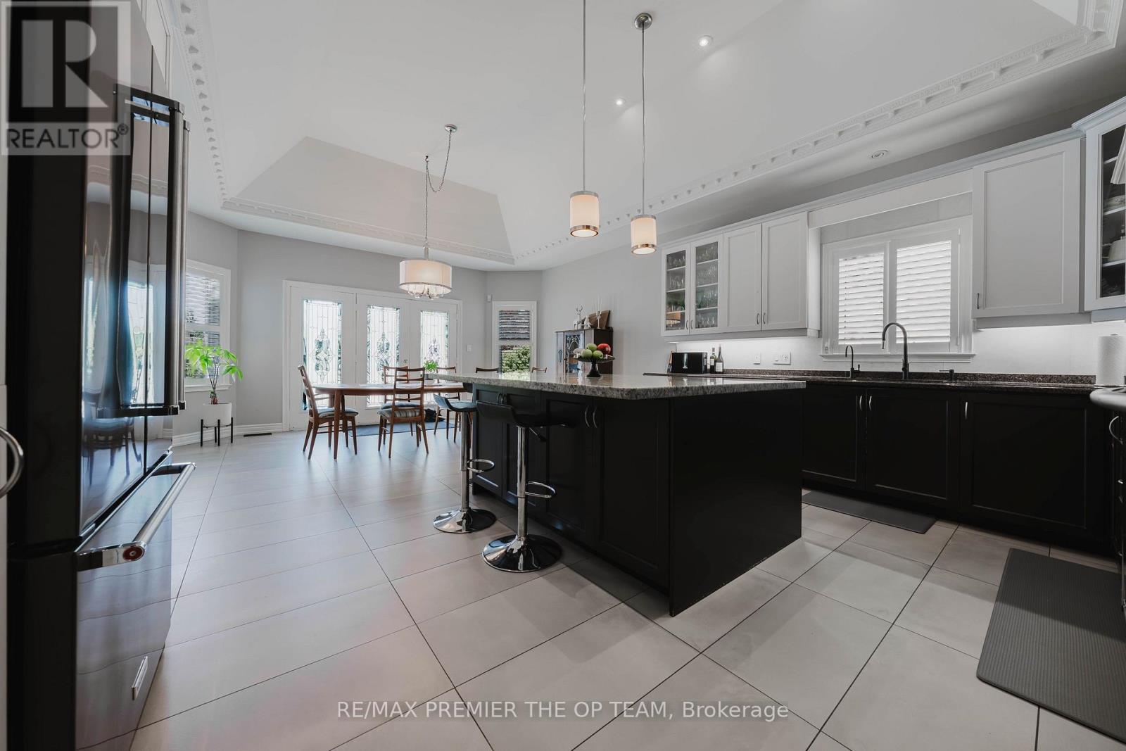 56 Park Ridge Drive, Vaughan, Ontario  L0J 1C0 - Photo 15 - N12965538