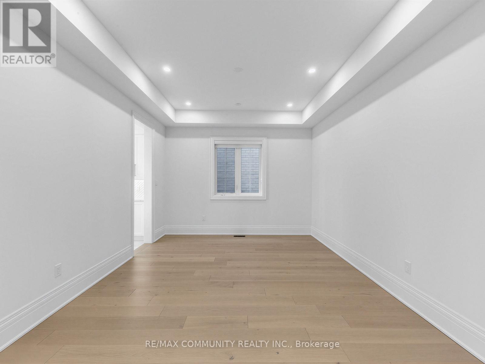 104 Greville Street E, Vaughan, Ontario L4H 4P7 - Photo 5 - N12965564