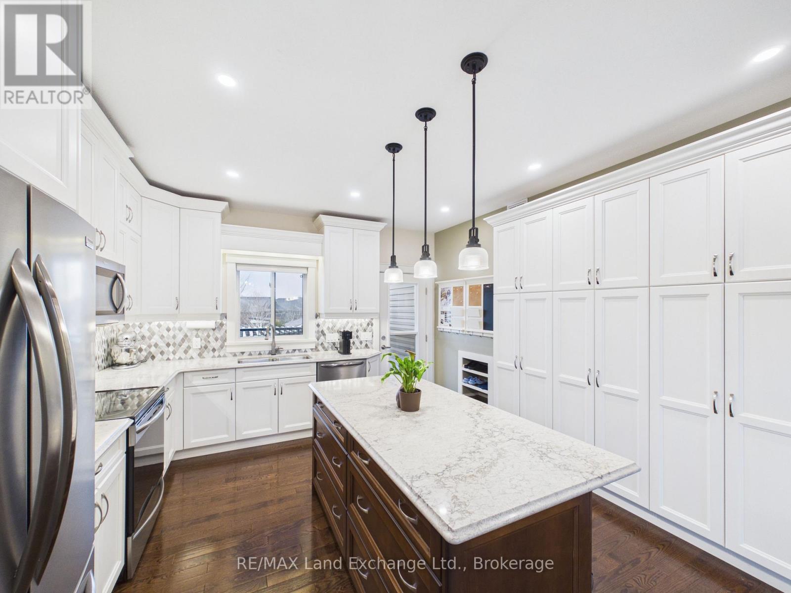 13 Lakefield Drive, Kincardine, Ontario  N2Z 0C9 - Photo 10 - X12959576