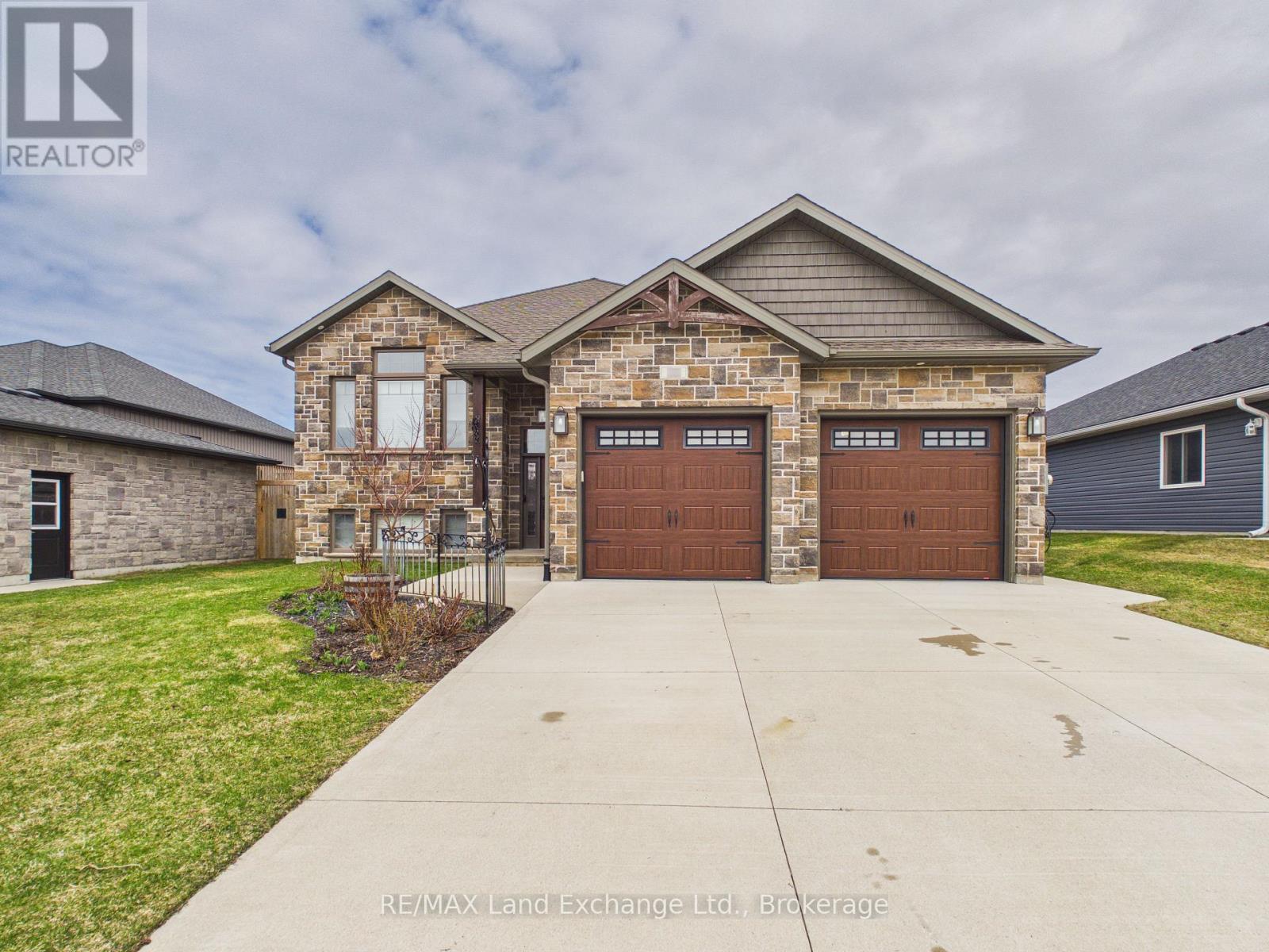 13 LAKEFIELD DRIVE, Kincardine, Ontario