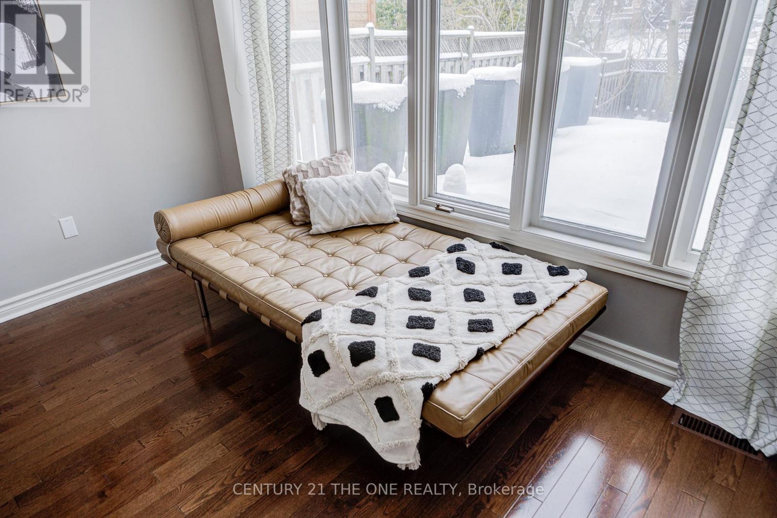 246 Corner Ridge Road, Aurora, Ontario  L4G 6L6 - Photo 9 - N12879970