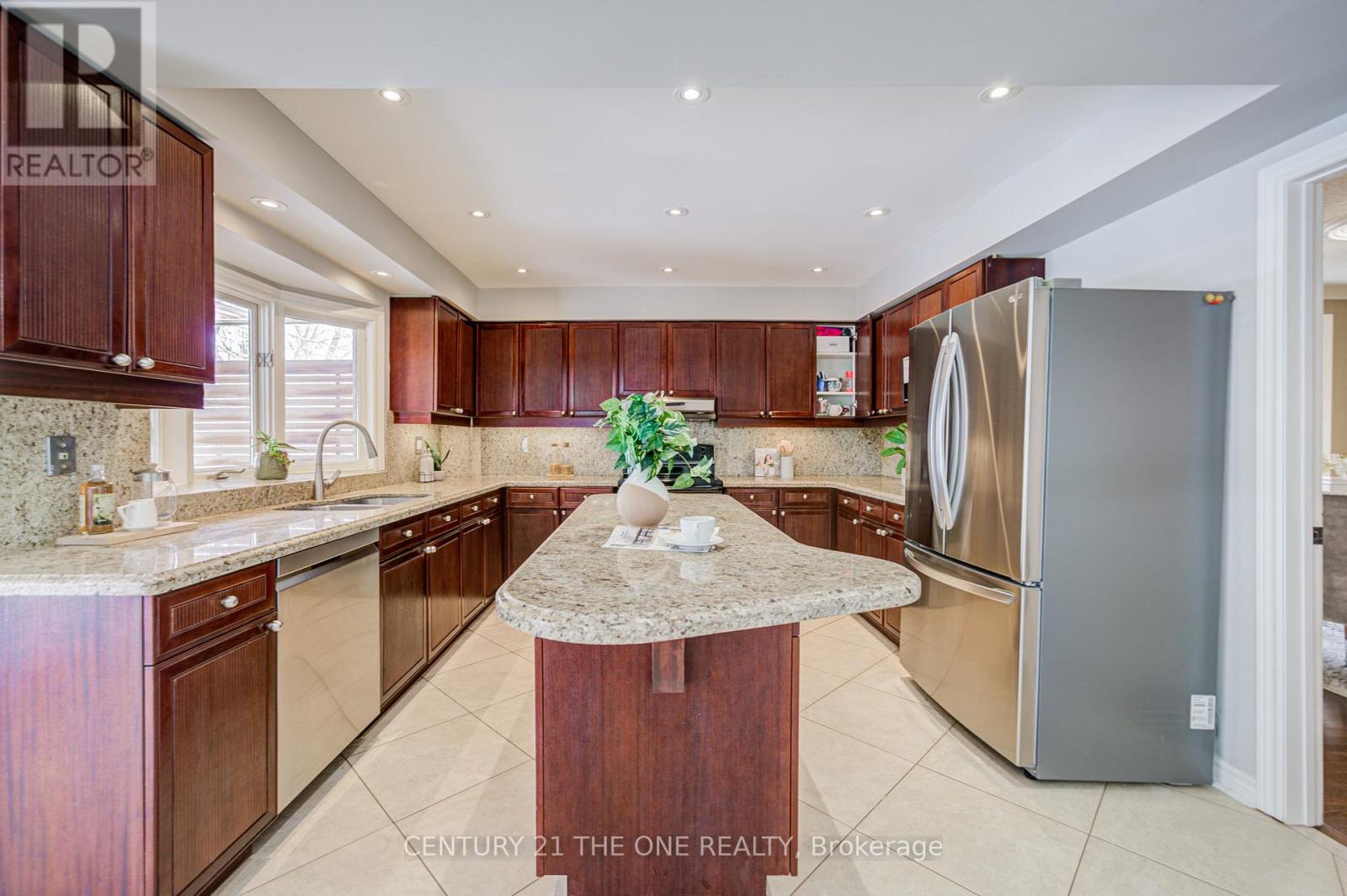 246 Corner Ridge Road, Aurora, Ontario  L4G 6L6 - Photo 13 - N12879970