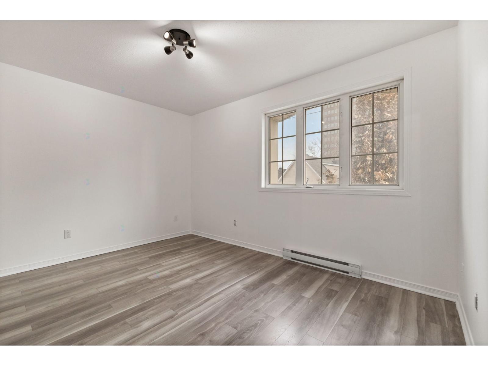 325 Rue Champlain|#B - Photo 10