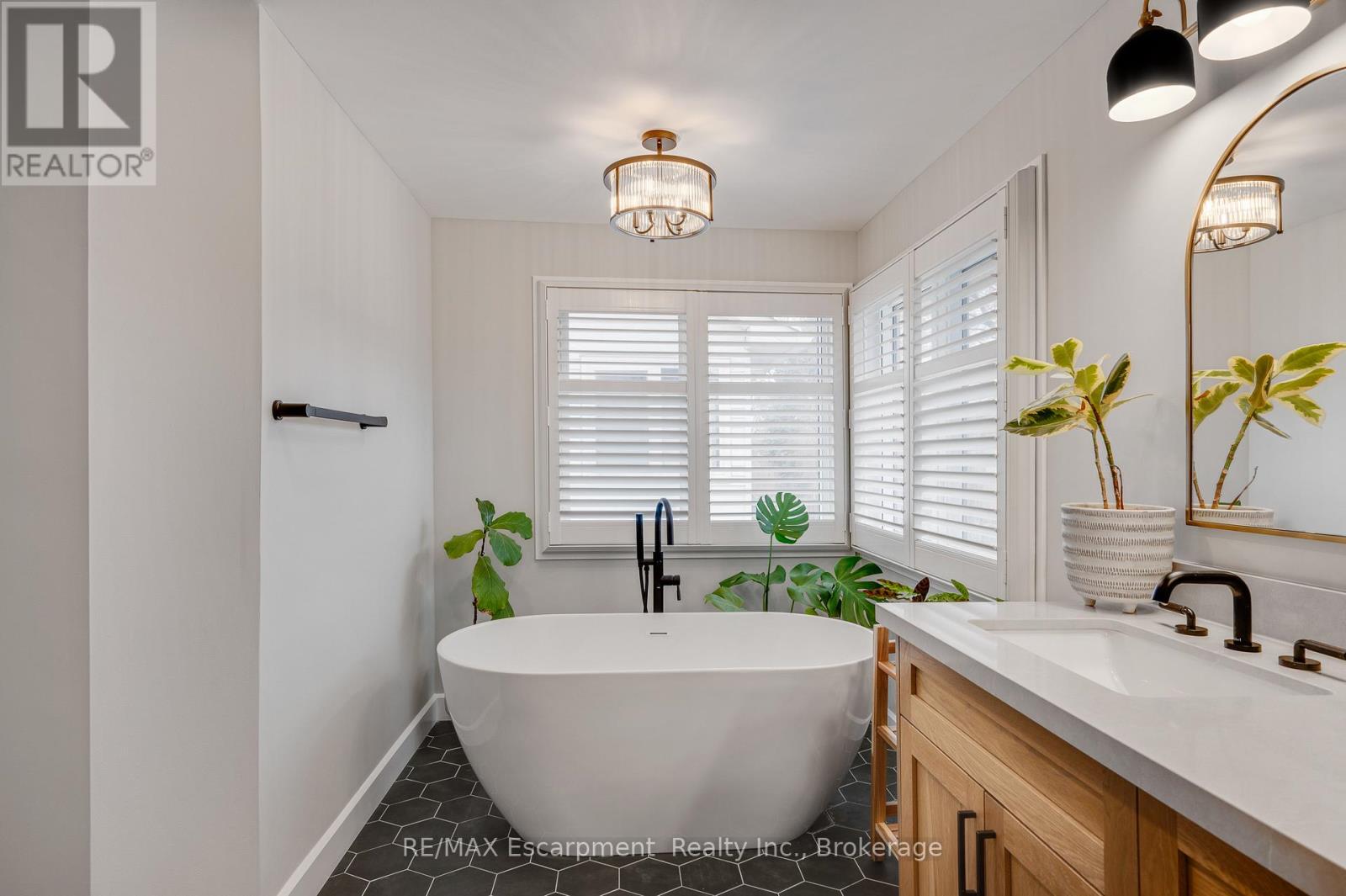 2051 Deer Run Avenue, Burlington, Ontario  L7M 2S1 - Photo 25 - W12965964