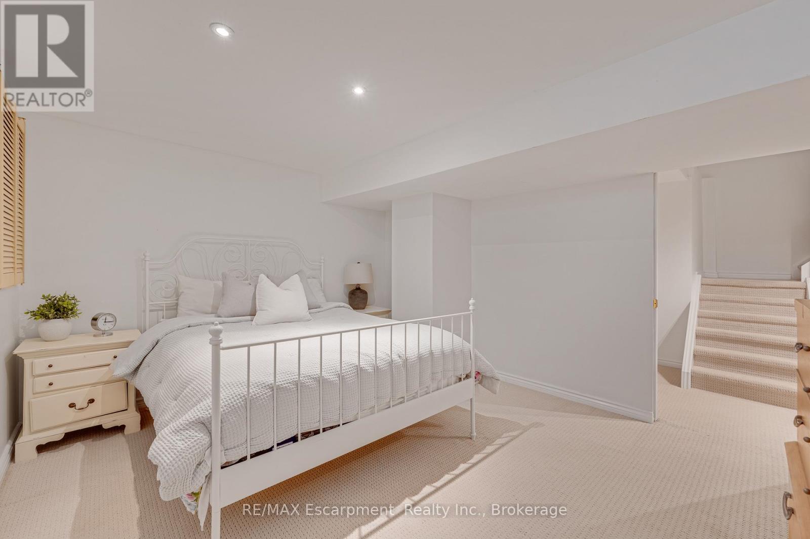 2051 Deer Run Avenue, Burlington, Ontario  L7M 2S1 - Photo 32 - W12965964