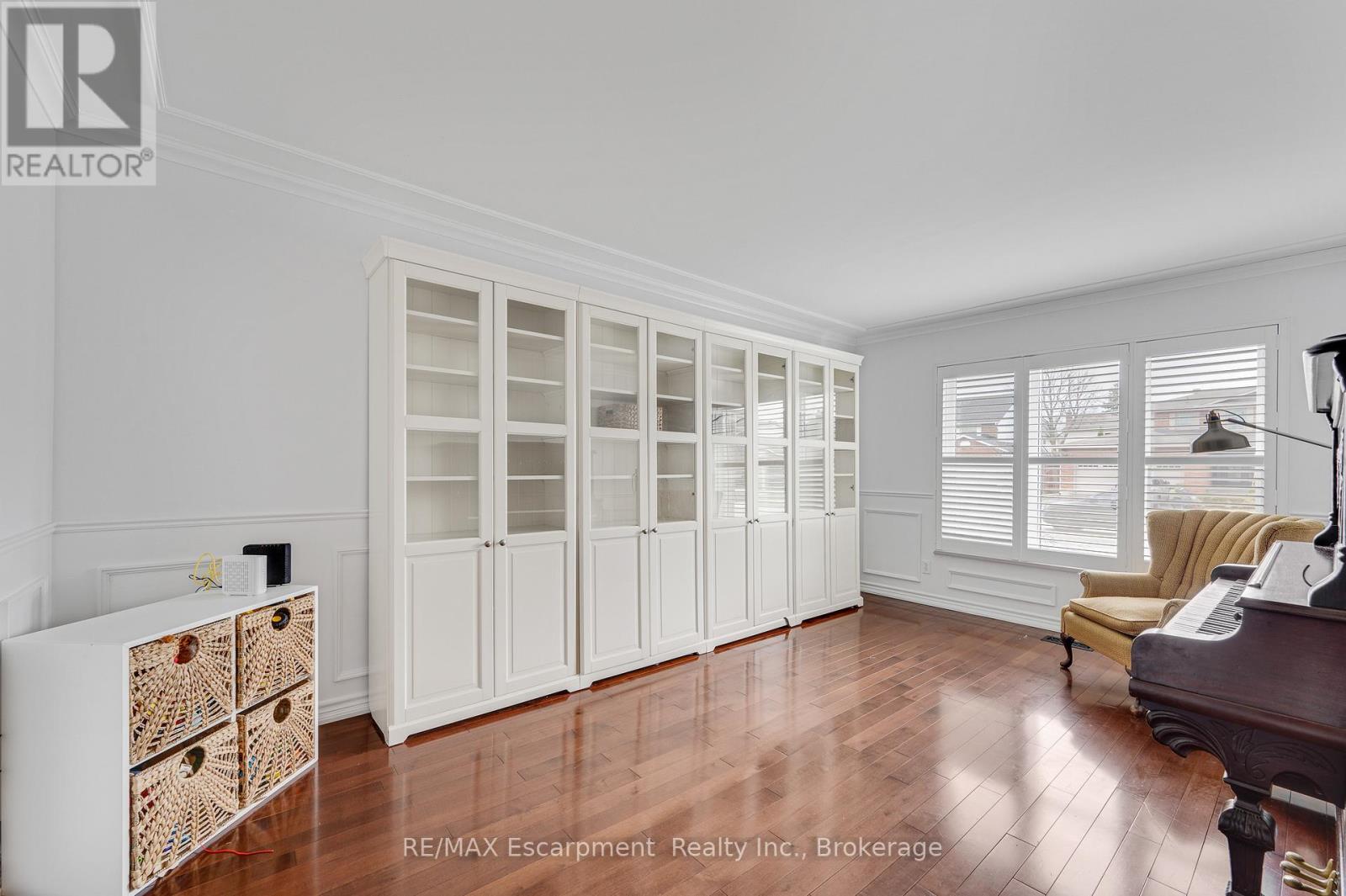 2051 Deer Run Avenue, Burlington, Ontario  L7M 2S1 - Photo 6 - W12965964