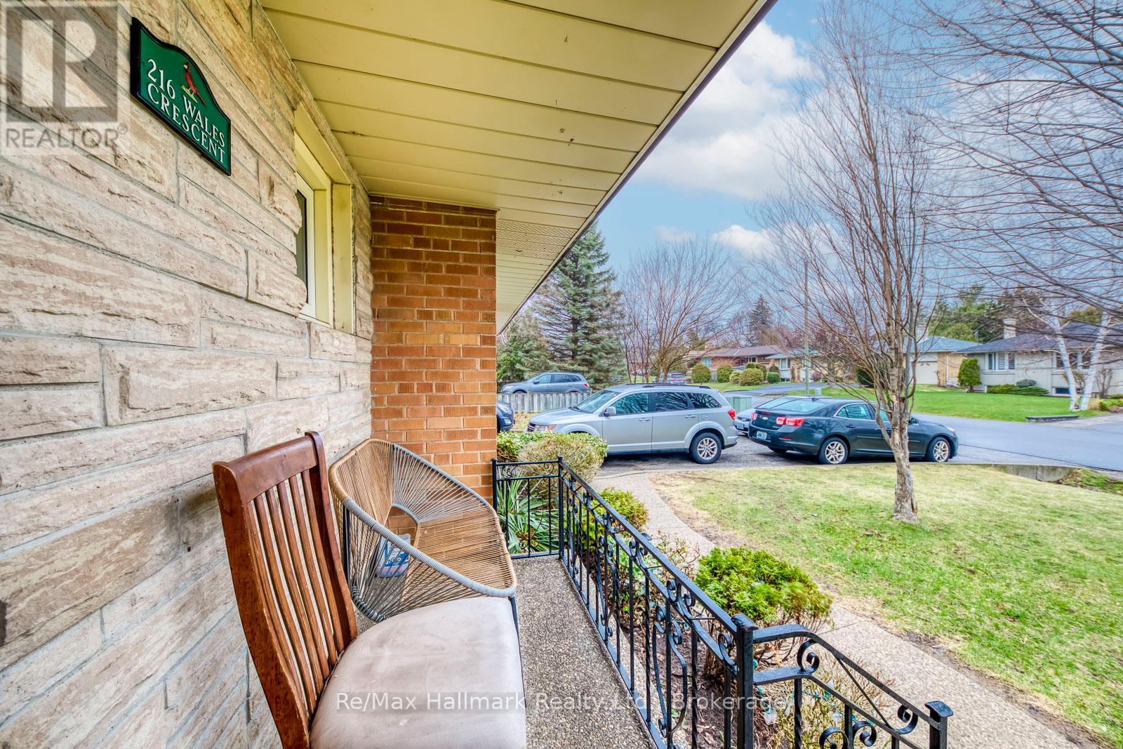 216 Wales Crescent, Oakville, Ontario  L6L 3X7 - Photo 12 - W12965986