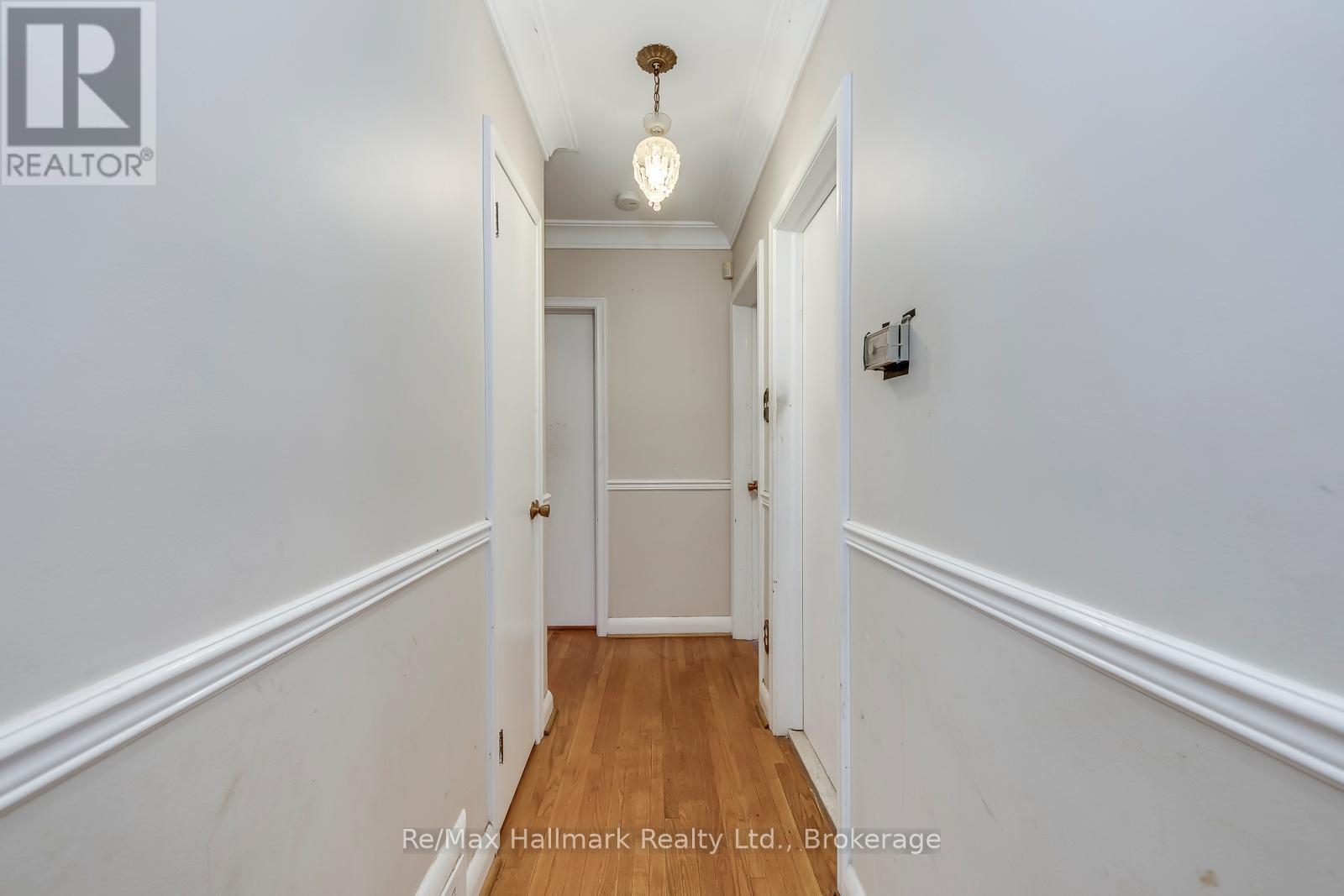 216 Wales Crescent, Oakville, Ontario  L6L 3X7 - Photo 19 - W12965986