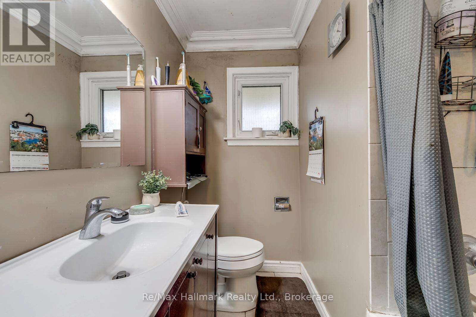 216 Wales Crescent, Oakville, Ontario  L6L 3X7 - Photo 23 - W12965986