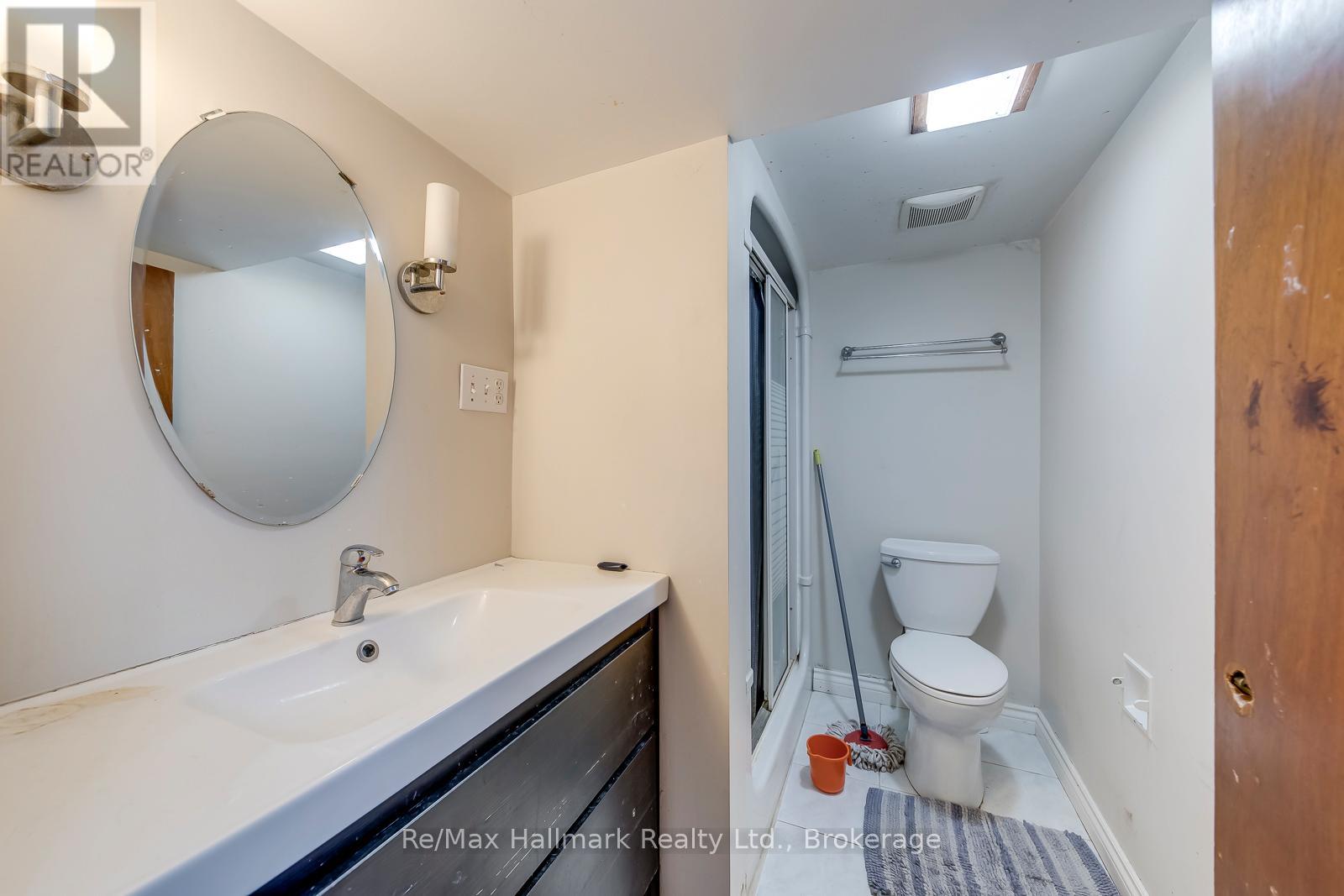 216 Wales Crescent, Oakville, Ontario  L6L 3X7 - Photo 33 - W12965986