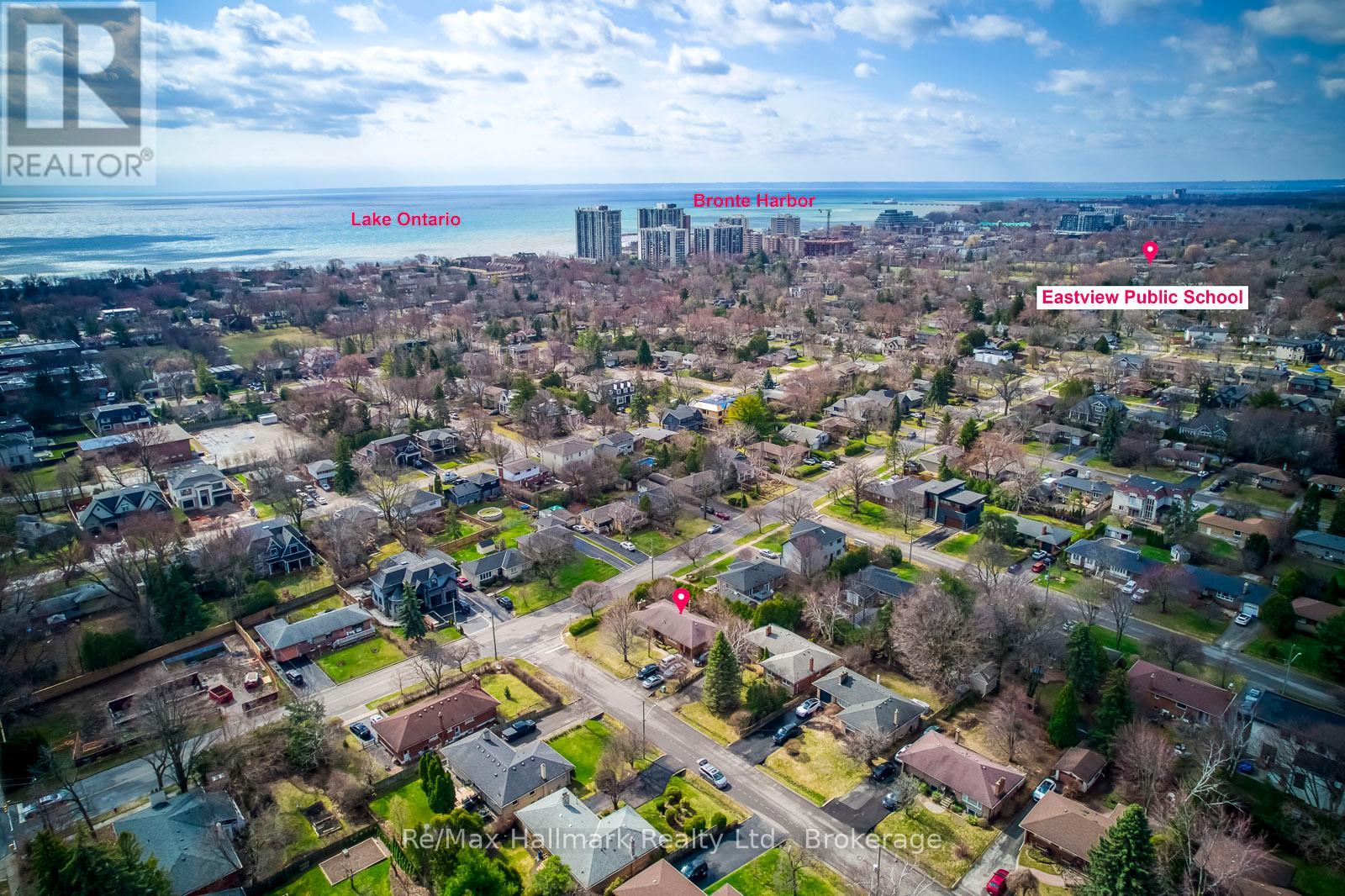 216 Wales Crescent, Oakville, Ontario  L6L 3X7 - Photo 40 - W12965986