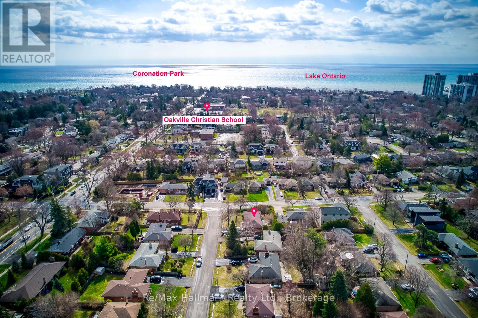 216 Wales Crescent, Oakville, Ontario  L6L 3X7 - Photo 5 - W12965986