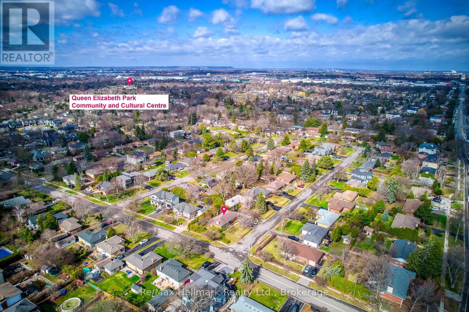 216 Wales Crescent, Oakville, Ontario  L6L 3X7 - Photo 7 - W12965986