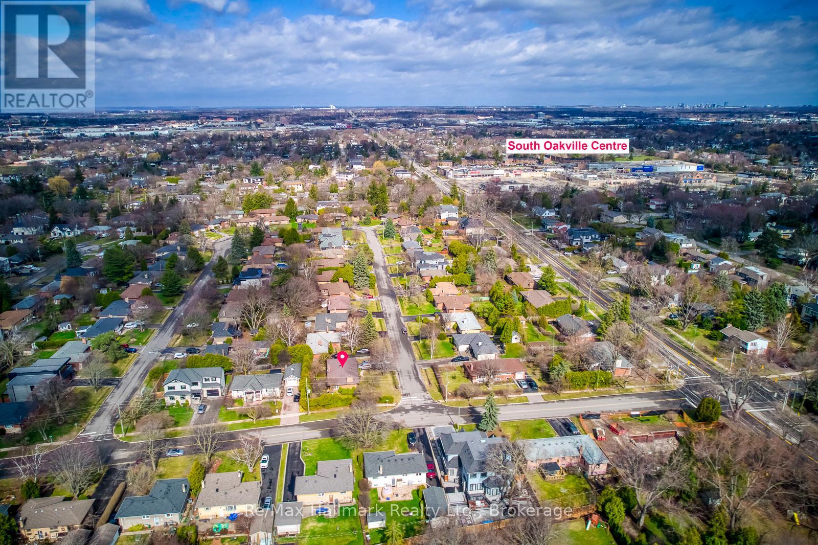 216 Wales Crescent, Oakville, Ontario  L6L 3X7 - Photo 8 - W12965986