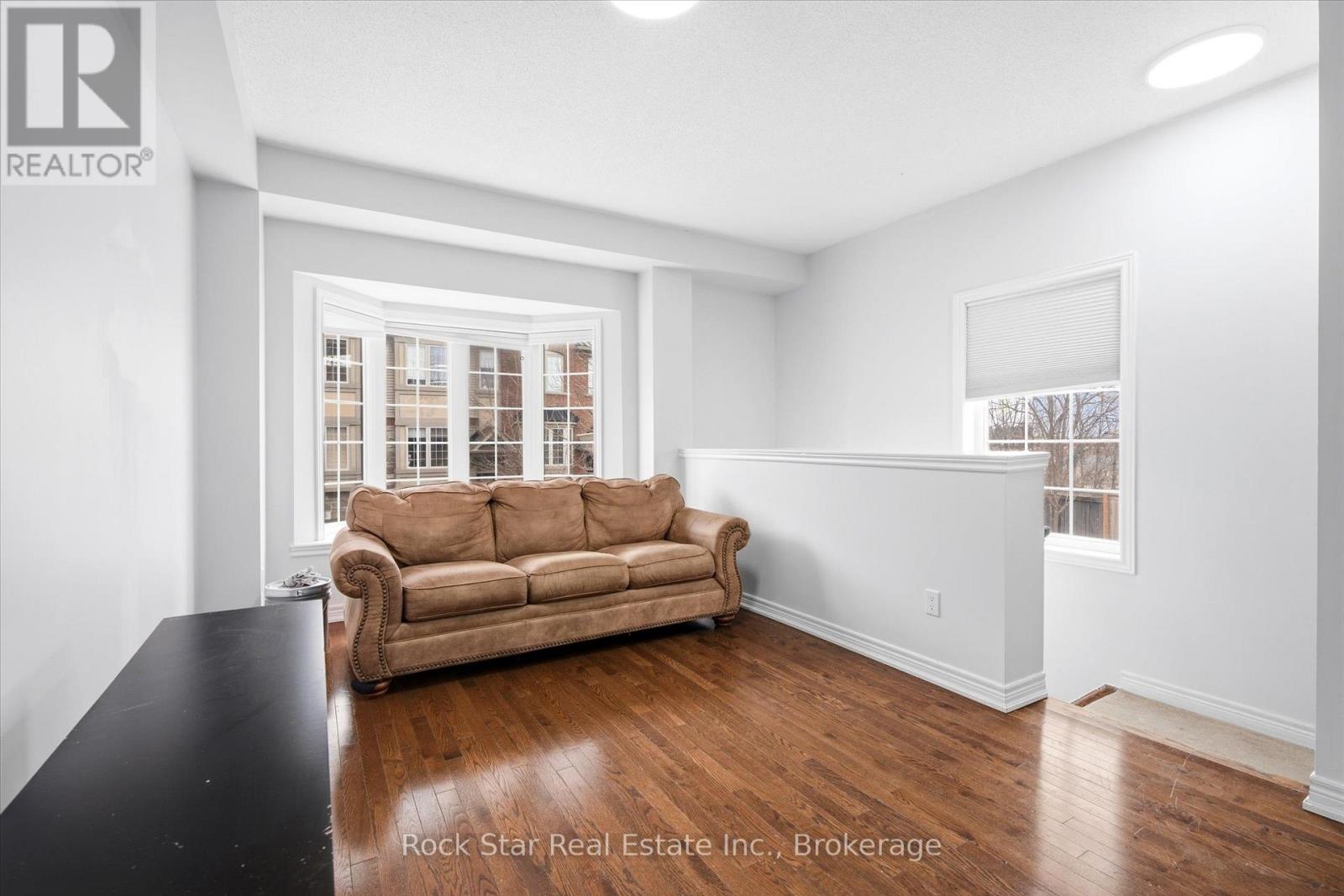 27 - 342 Mill Street, Kitchener, Ontario  N2M 2A5 - Photo 2 - X12965808