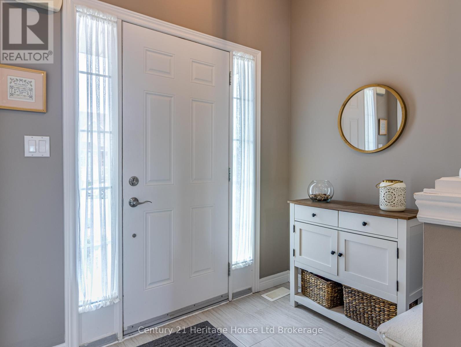 735 Garden Court Crescent, Woodstock, Ontario  N4T 0A2 - Photo 2 - X12966010