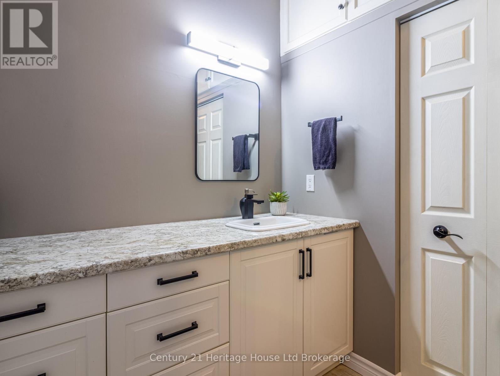 735 Garden Court Crescent, Woodstock, Ontario  N4T 0A2 - Photo 24 - X12966010