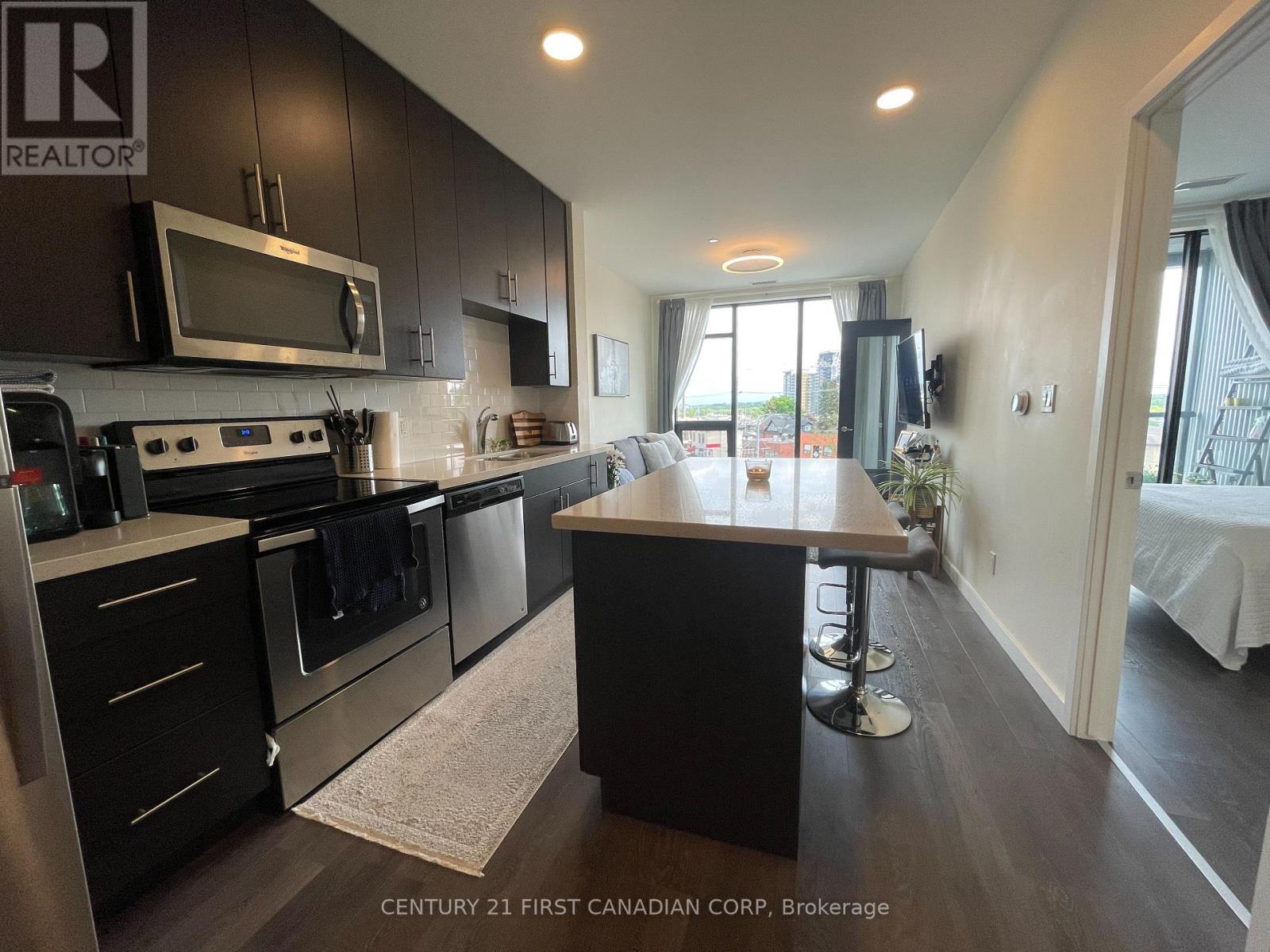 410 - 690 King Street W, Kitchener, Ontario  N2G 0B9 - Photo 2 - X12823782