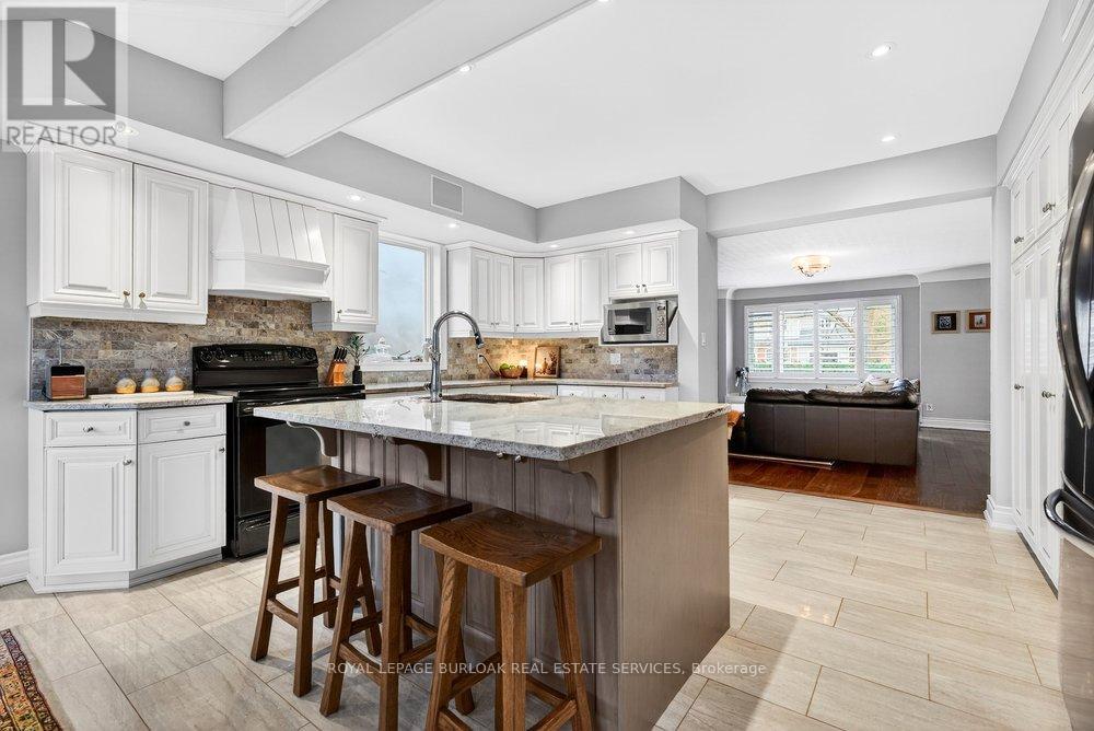 2153 Paisley Avenue, Burlington, Ontario  L7R 1W1 - Photo 11 - W12965496