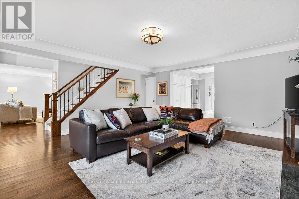 2153 Paisley Avenue, Burlington, Ontario  L7R 1W1 - Photo 18 - W12965496