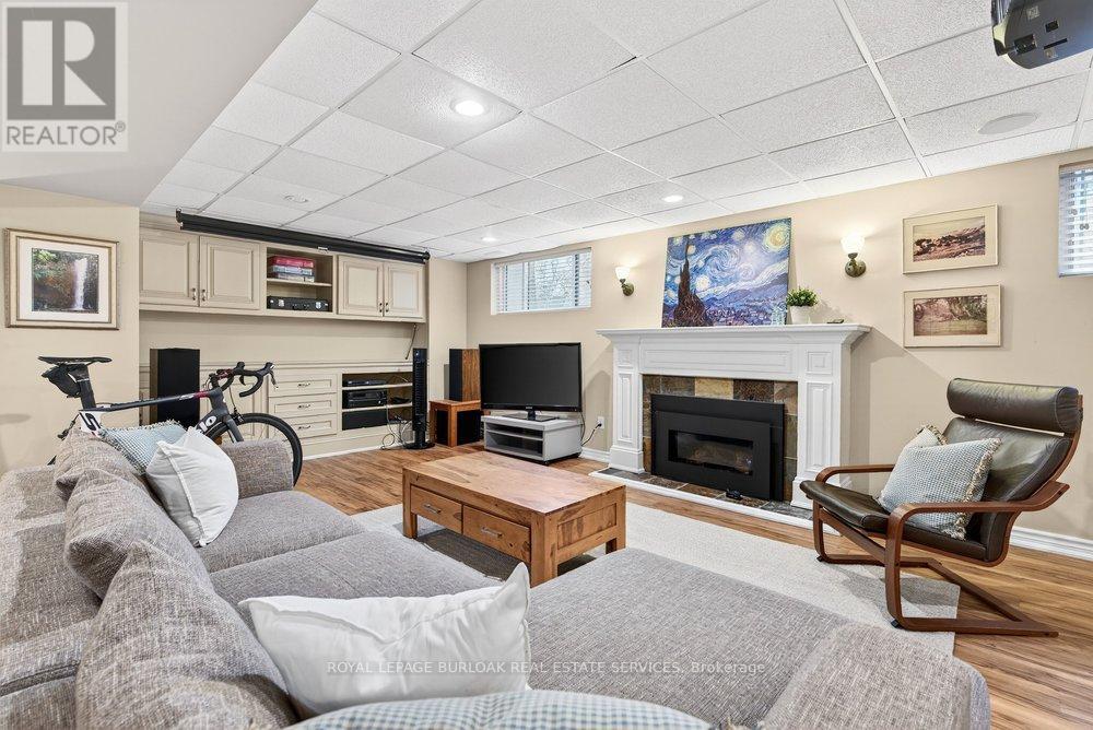 2153 Paisley Avenue, Burlington, Ontario  L7R 1W1 - Photo 30 - W12965496