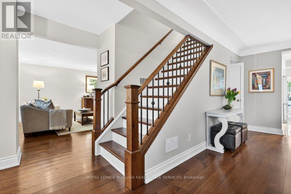 2153 Paisley Avenue, Burlington, Ontario  L7R 1W1 - Photo 5 - W12965496