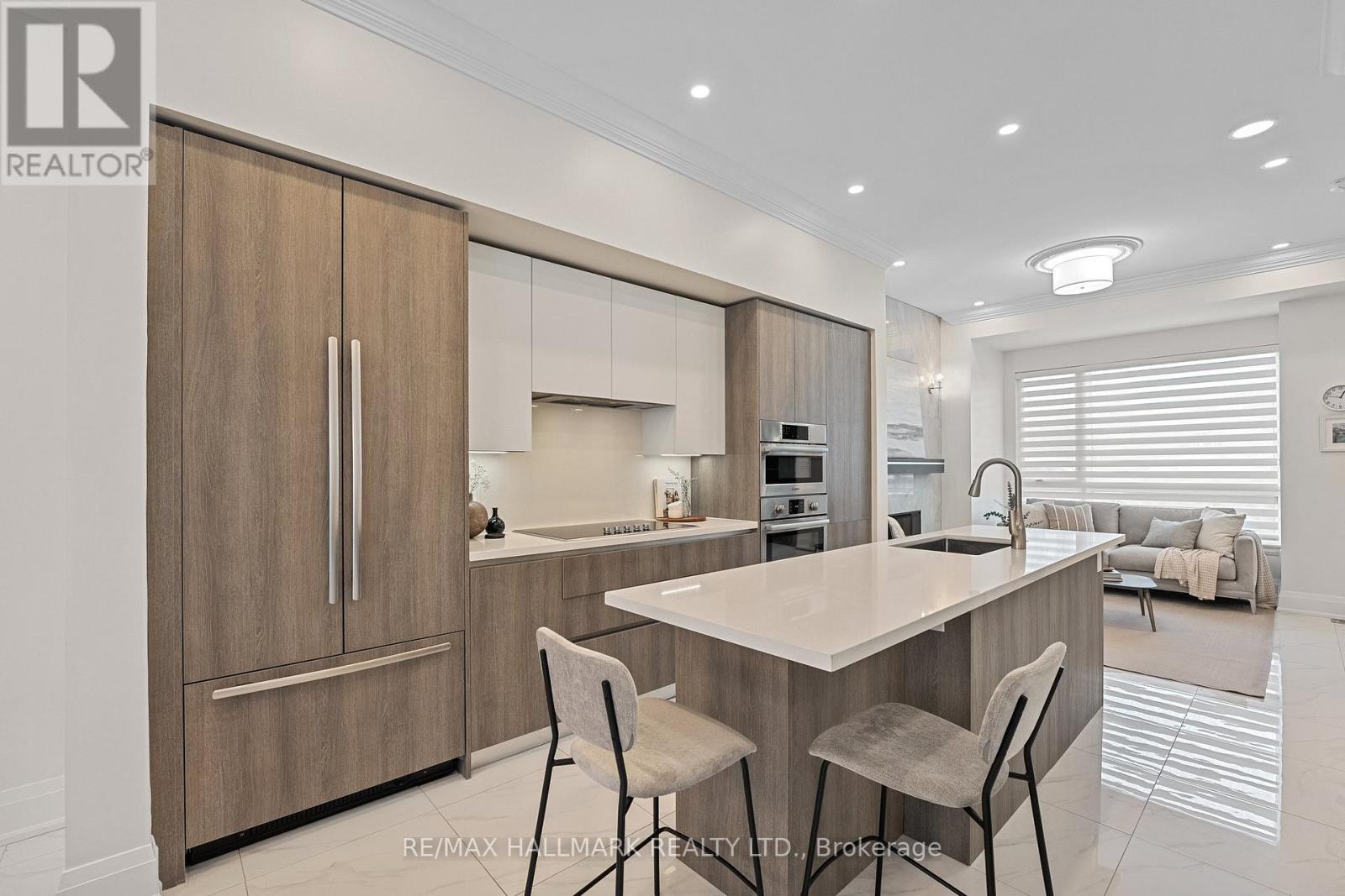 129 High Street W, Mississauga, Ontario  L5H 1K4 - Photo 11 - W12965534