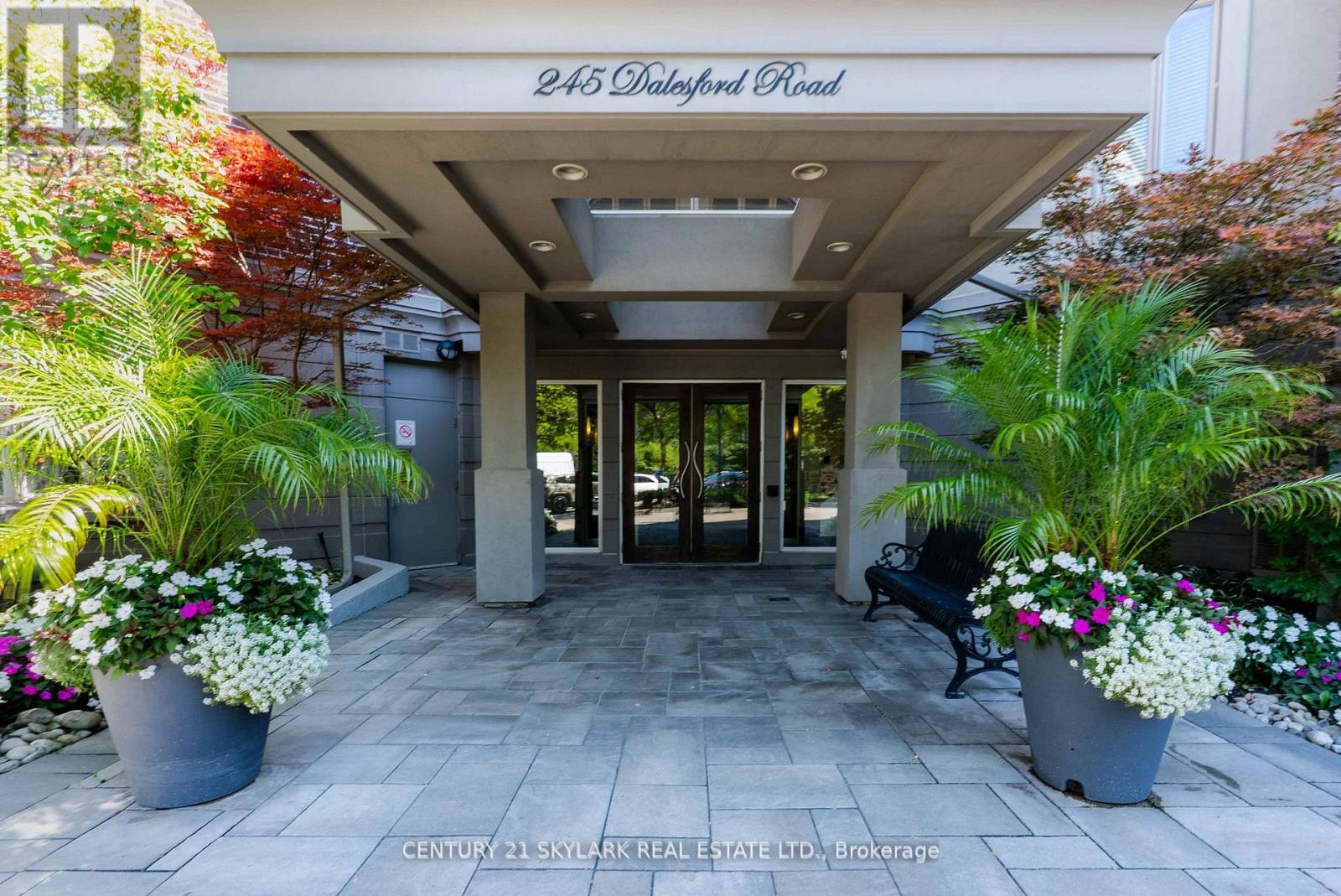 516 - 245 Dalesford Road, Toronto, Ontario  M8Y 4H7 - Photo 3 - W12965570