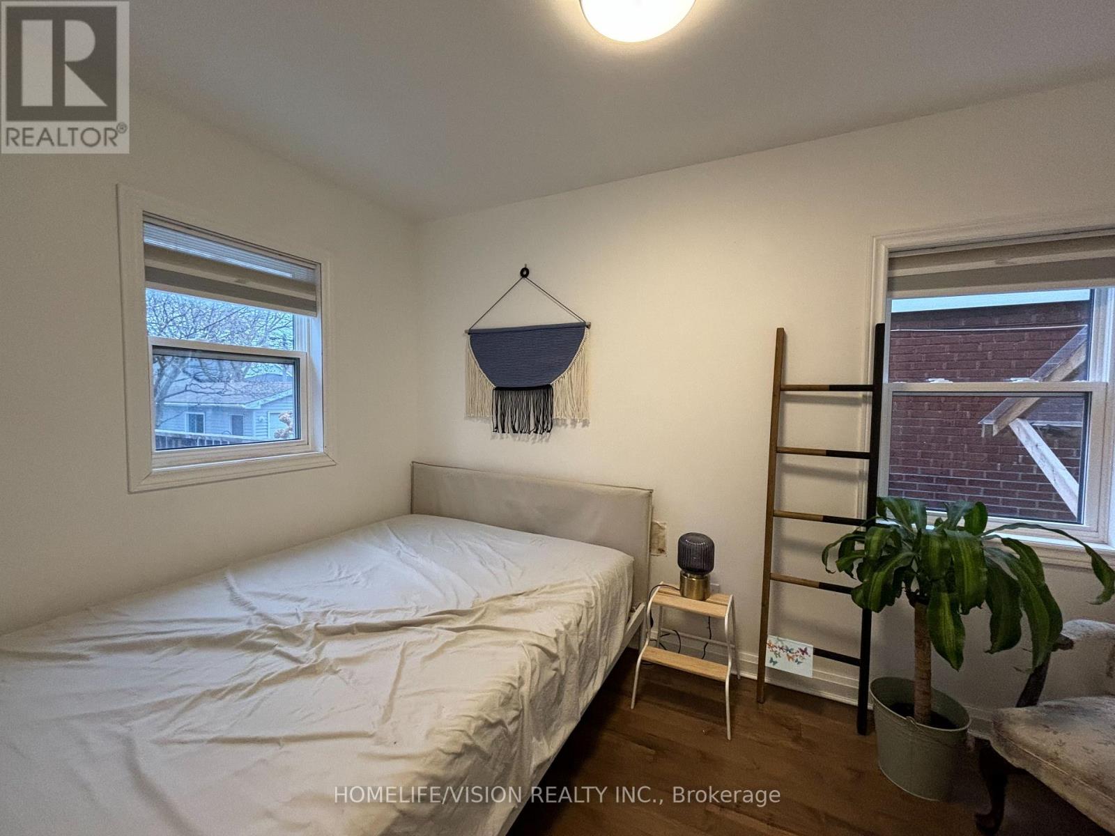 Main - 143 Belgravia Avenue, Toronto, Ontario  M6E 2M6 - Photo 10 - W12965572