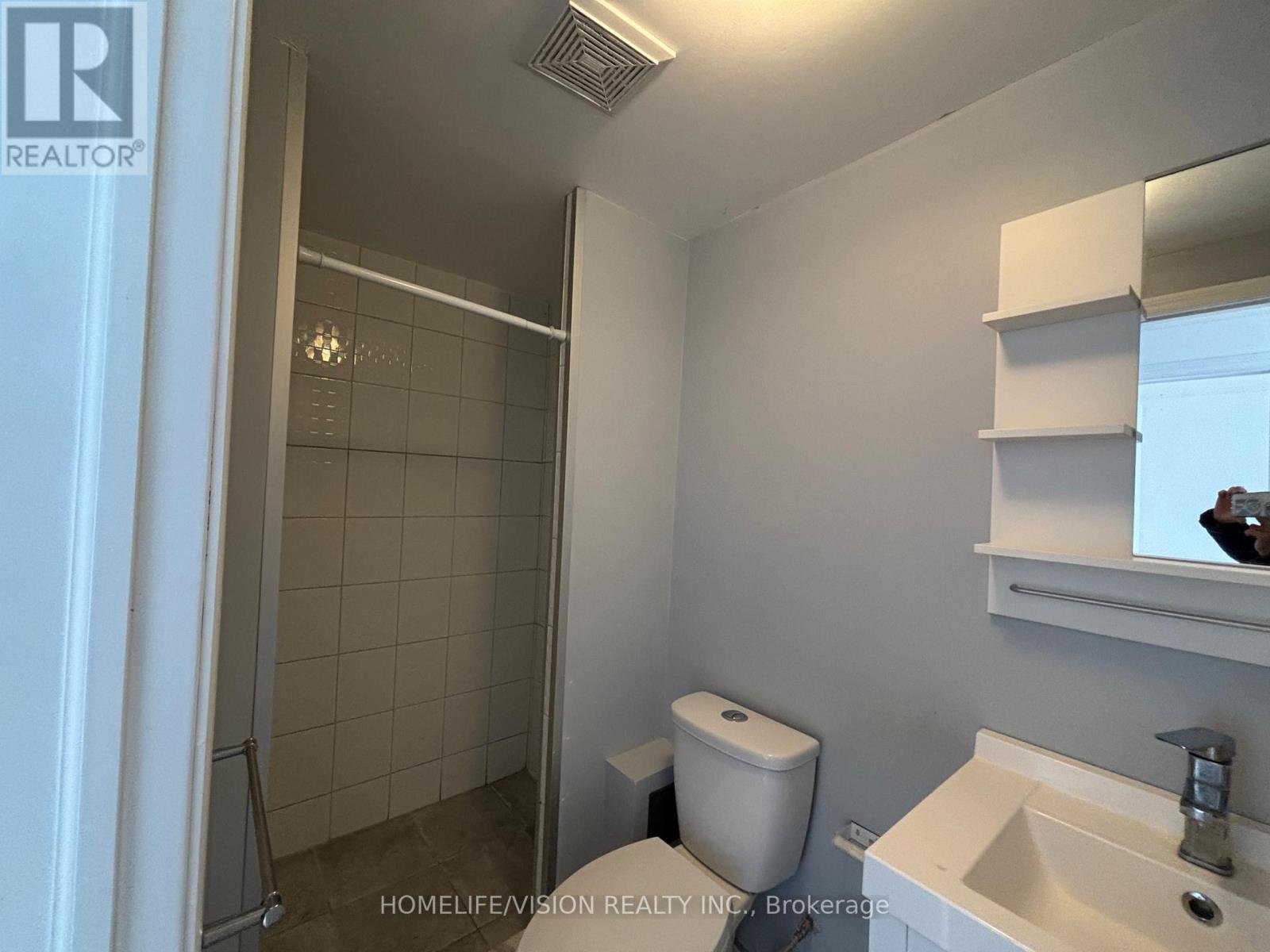 Main - 143 Belgravia Avenue, Toronto, Ontario  M6E 2M6 - Photo 13 - W12965572