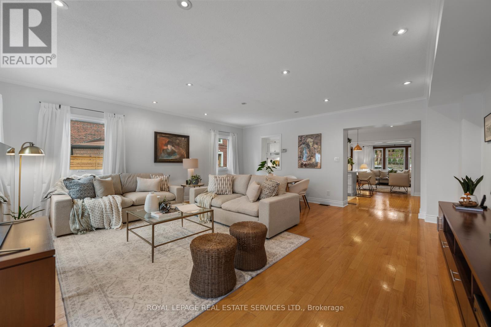 326 Indian Grove, Toronto, Ontario  M6P 2H5 - Photo 16 - W12965582