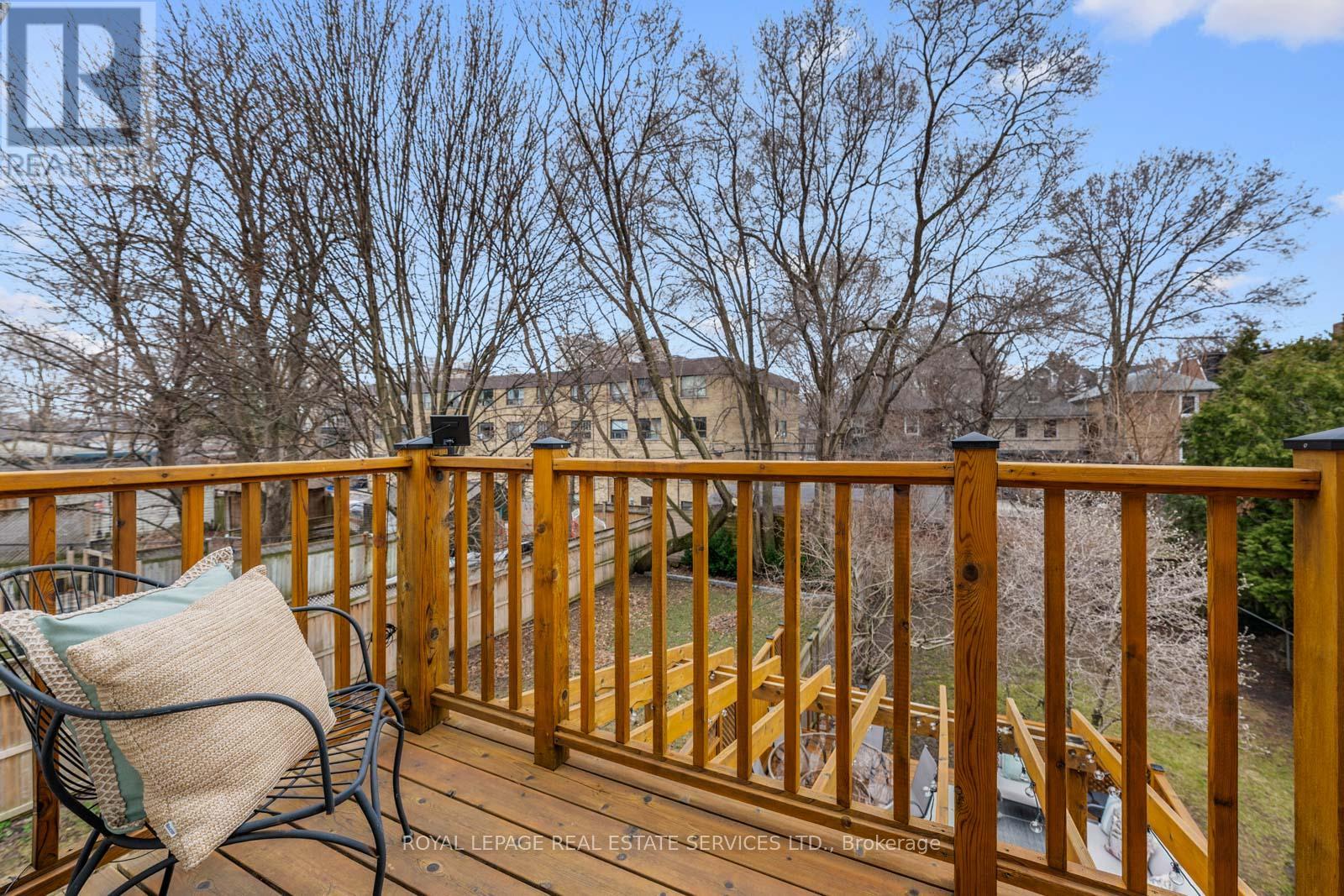 326 Indian Grove, Toronto, Ontario  M6P 2H5 - Photo 21 - W12965582