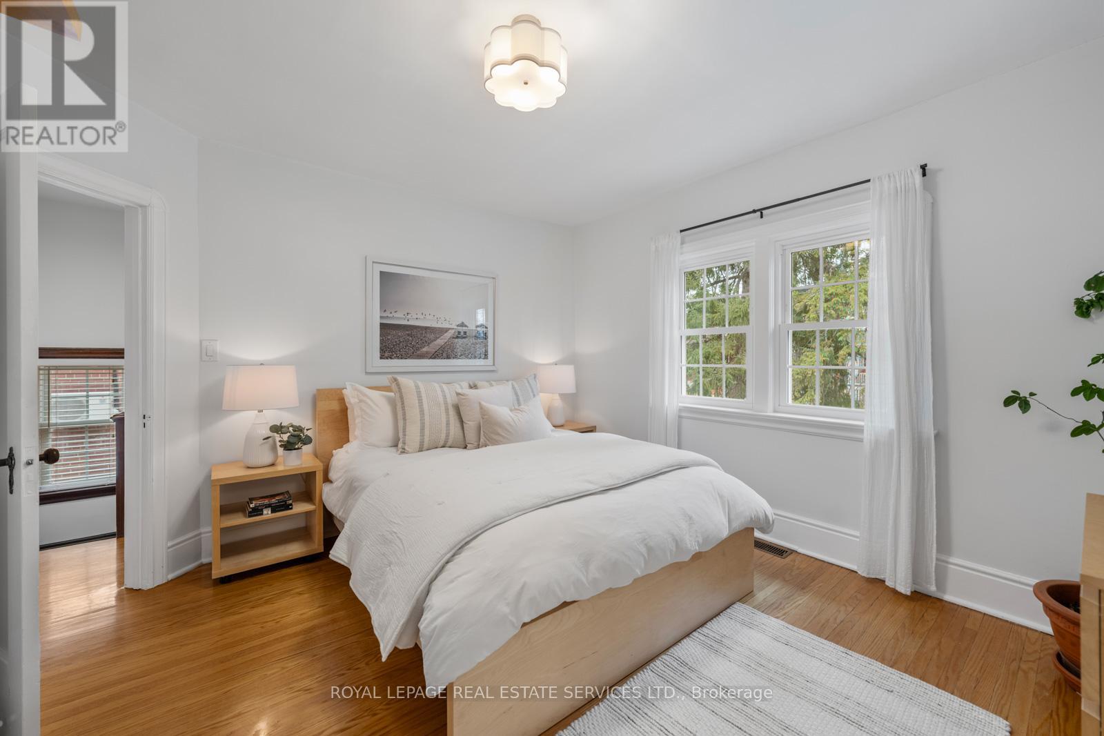 326 Indian Grove, Toronto, Ontario  M6P 2H5 - Photo 24 - W12965582