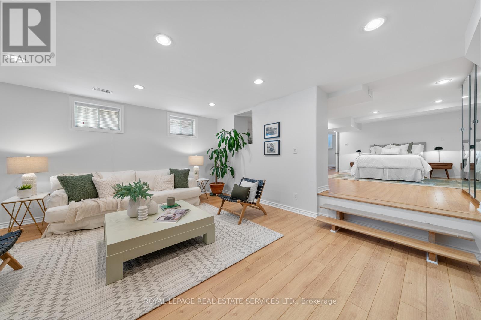 326 Indian Grove, Toronto, Ontario  M6P 2H5 - Photo 33 - W12965582