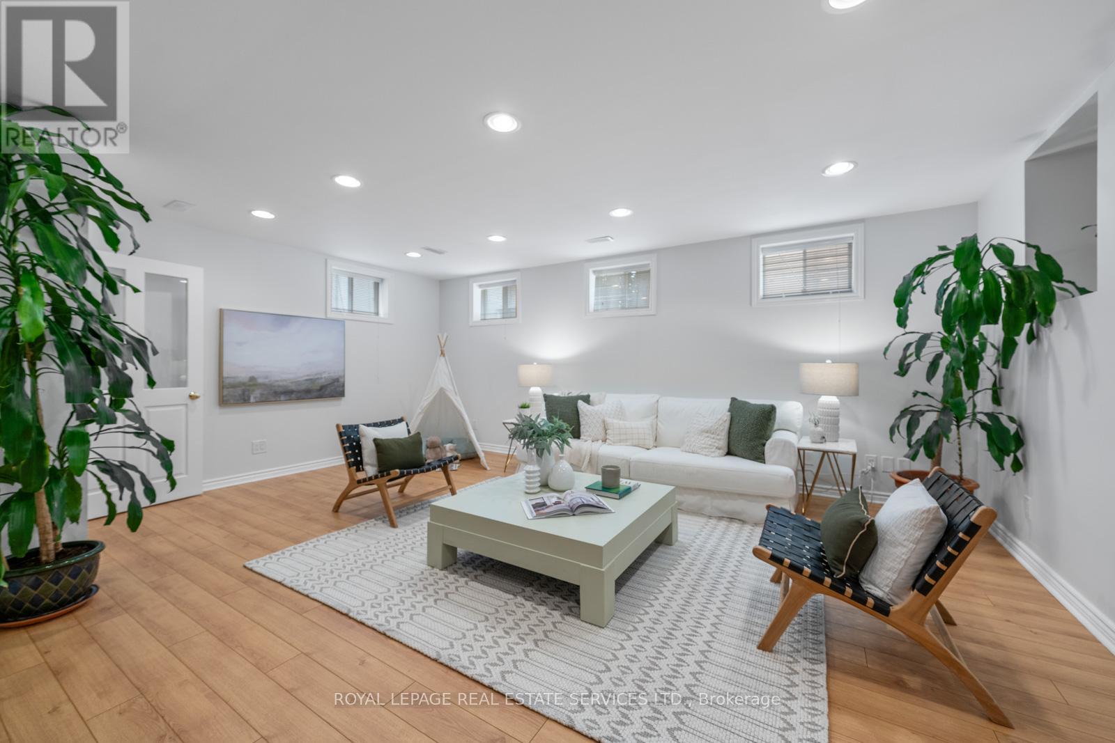 326 Indian Grove, Toronto, Ontario  M6P 2H5 - Photo 34 - W12965582