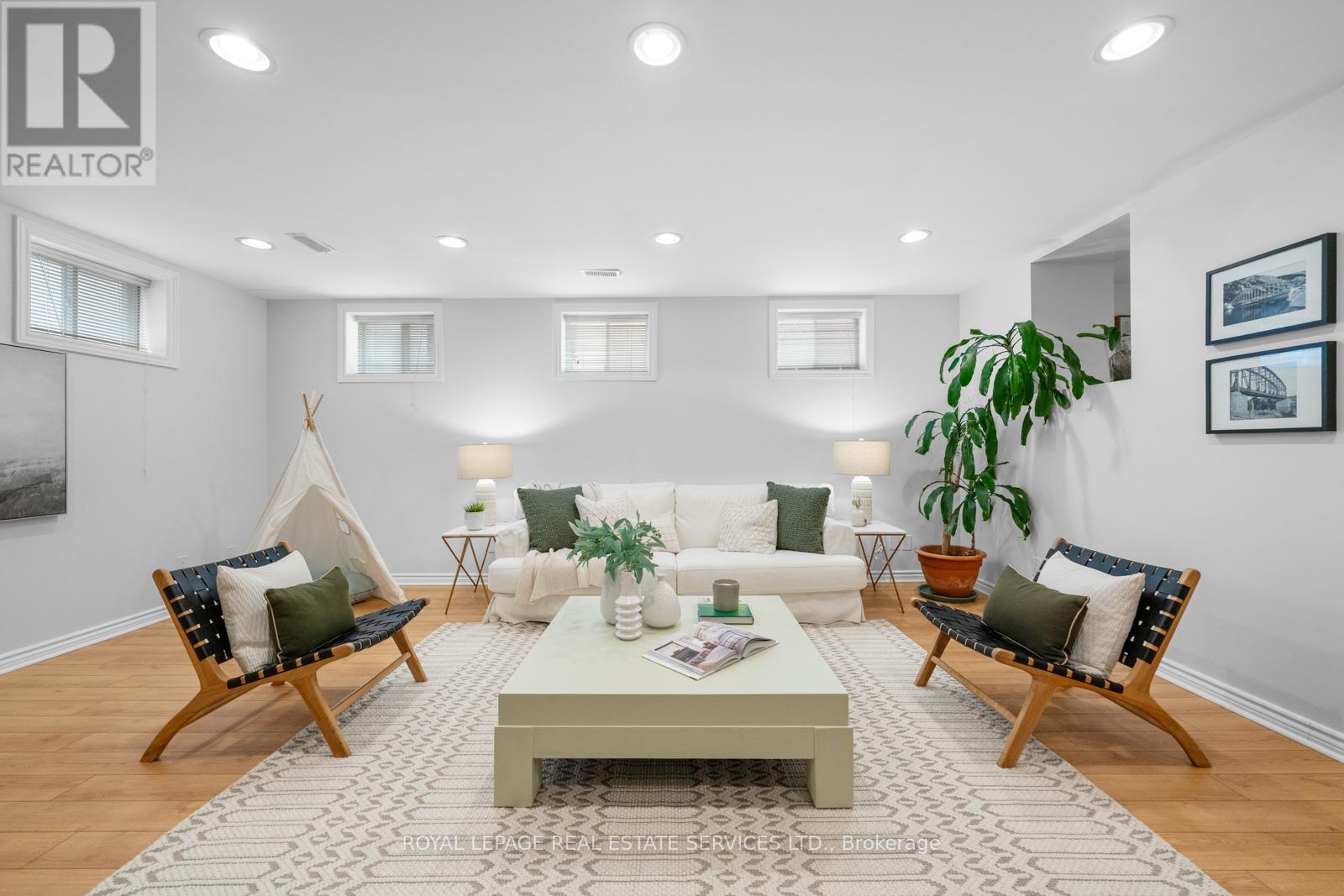 326 Indian Grove, Toronto, Ontario  M6P 2H5 - Photo 35 - W12965582