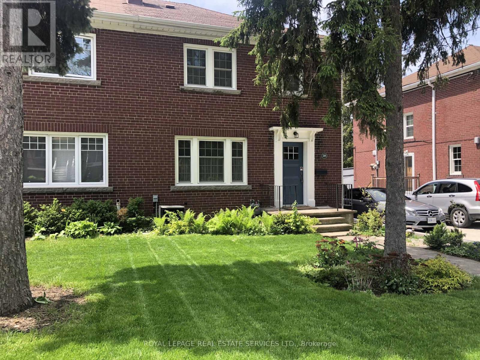 326 Indian Grove, Toronto, Ontario  M6P 2H5 - Photo 4 - W12965582