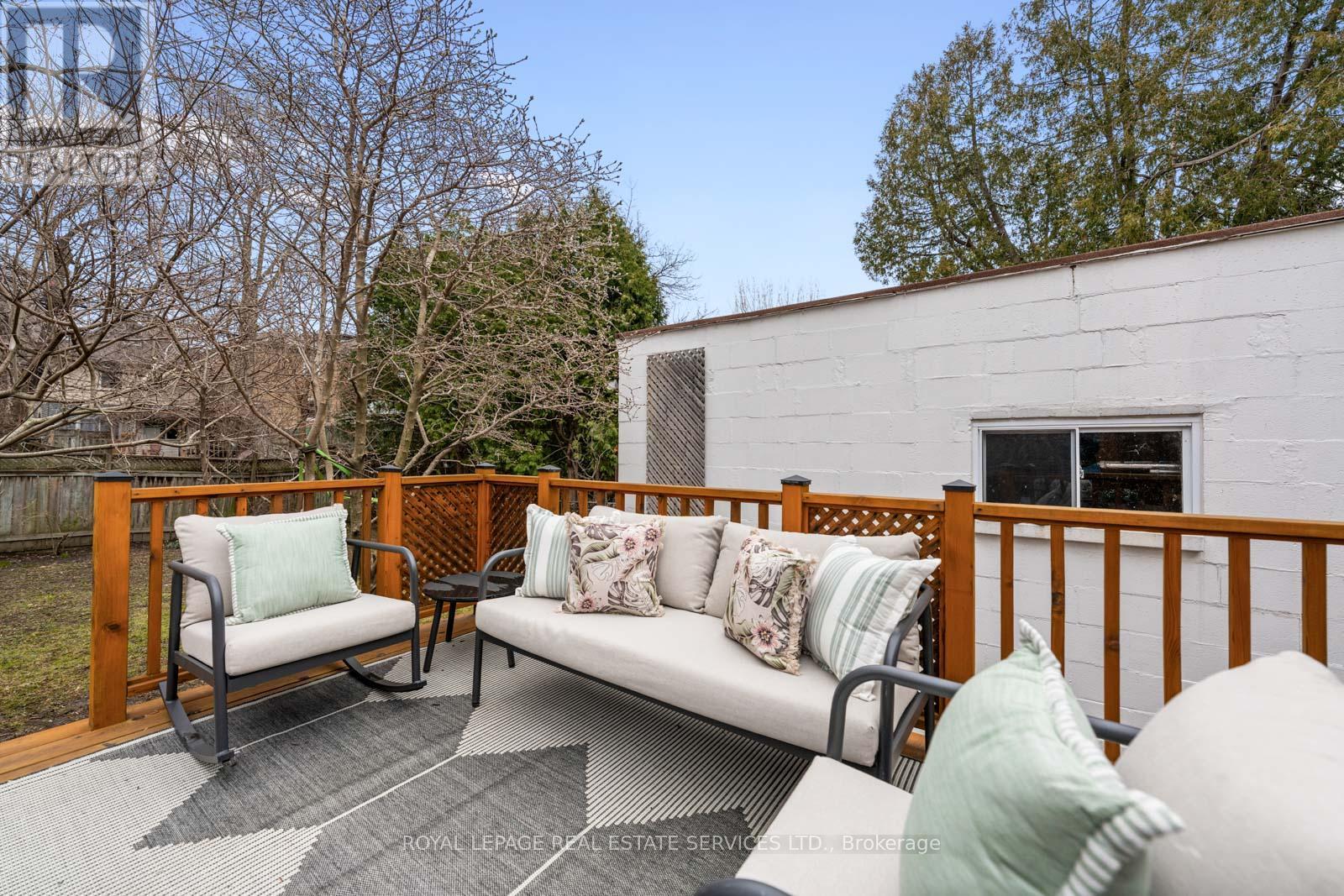 326 Indian Grove, Toronto, Ontario  M6P 2H5 - Photo 42 - W12965582