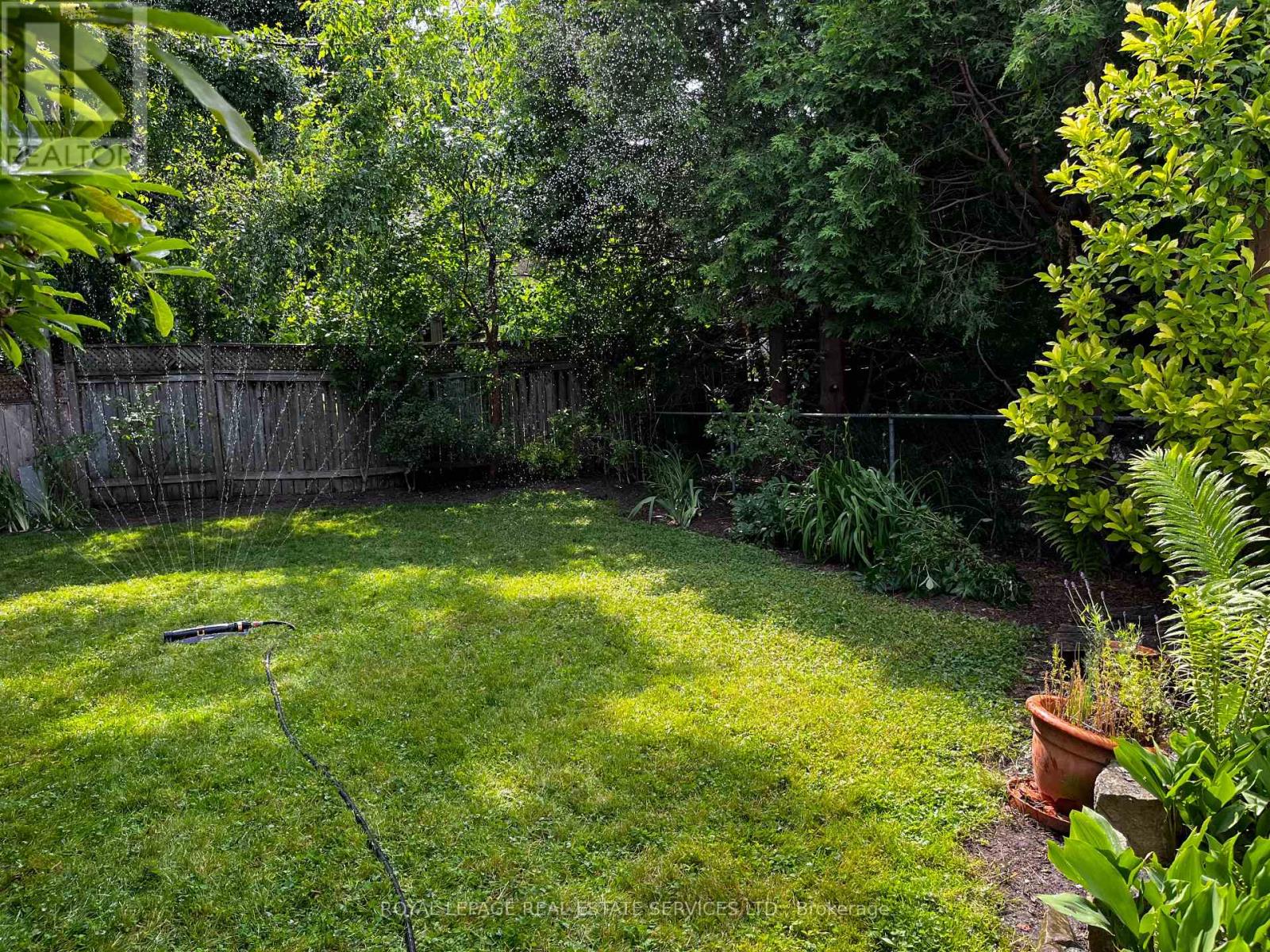 326 Indian Grove, Toronto, Ontario  M6P 2H5 - Photo 44 - W12965582