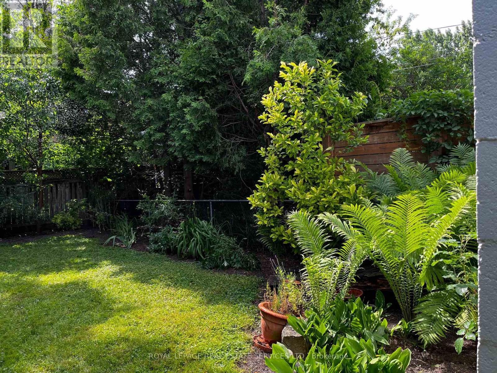 326 Indian Grove, Toronto, Ontario  M6P 2H5 - Photo 45 - W12965582