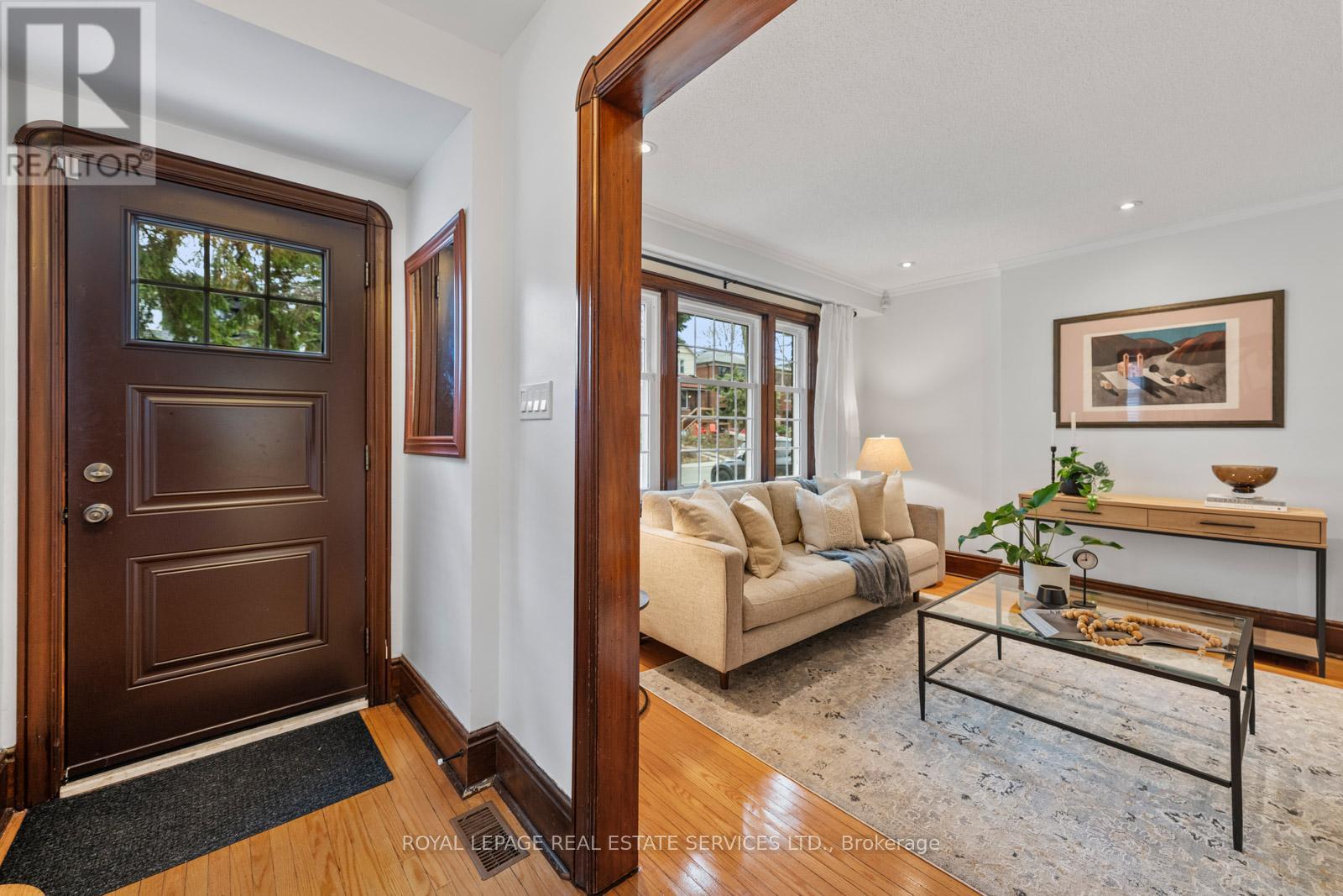 326 Indian Grove, Toronto, Ontario  M6P 2H5 - Photo 5 - W12965582