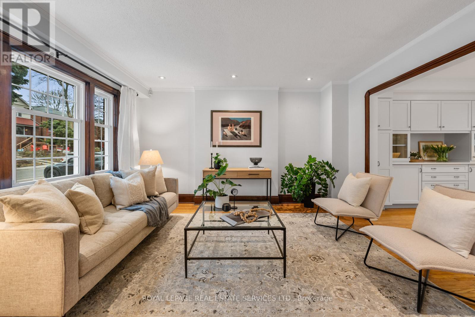 326 Indian Grove, Toronto, Ontario  M6P 2H5 - Photo 6 - W12965582