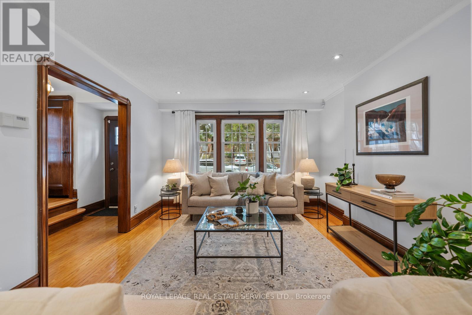 326 Indian Grove, Toronto, Ontario  M6P 2H5 - Photo 7 - W12965582