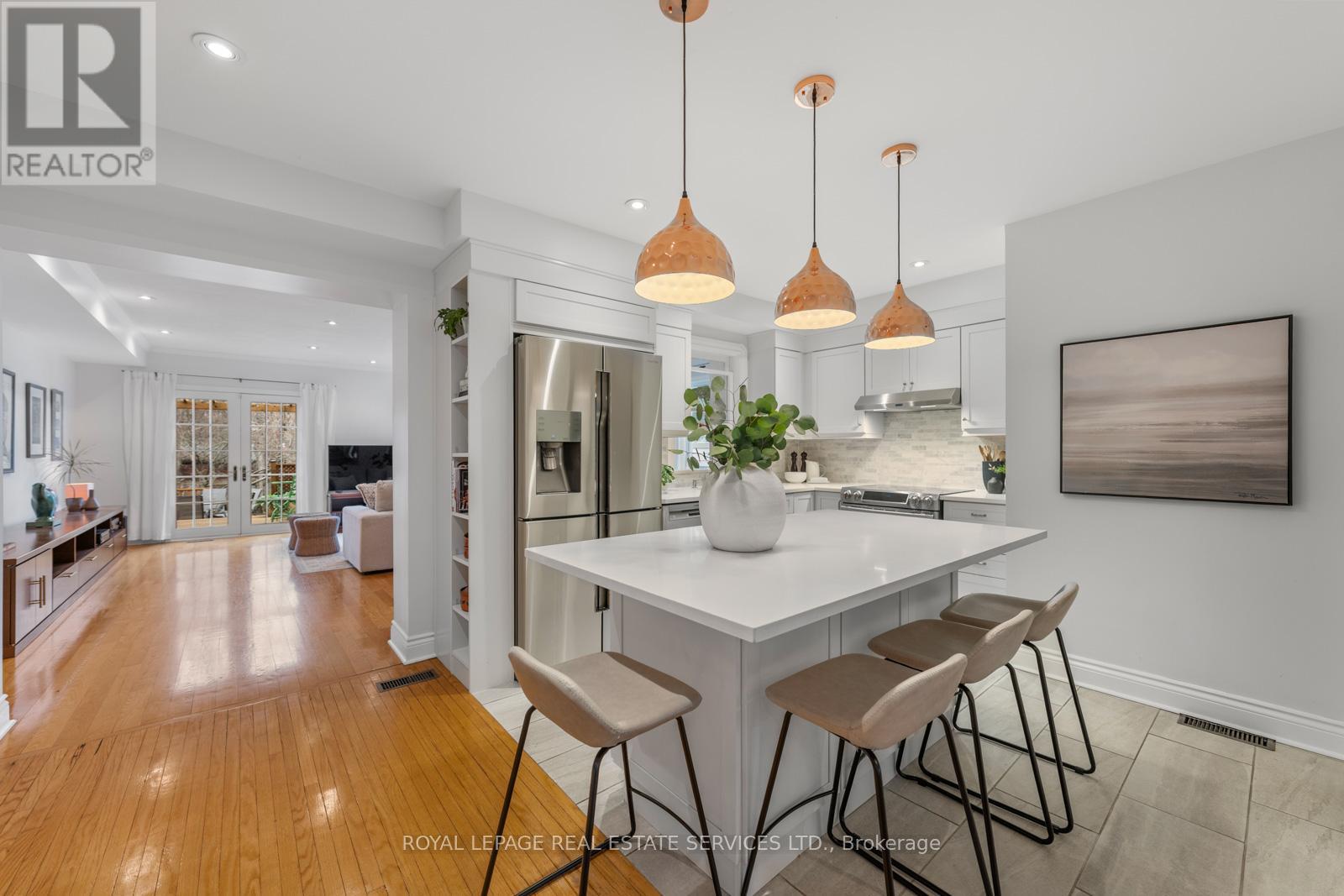 326 Indian Grove, Toronto, Ontario  M6P 2H5 - Photo 8 - W12965582