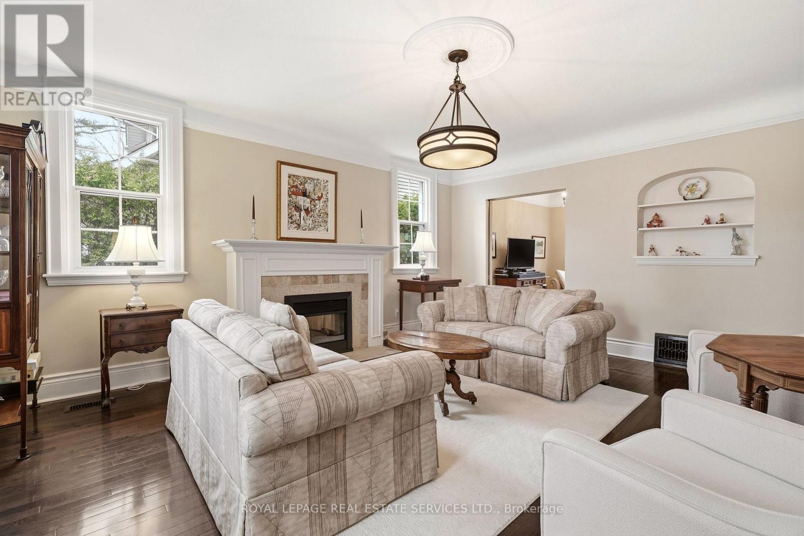 347 Douglas Avenue, Oakville, Ontario  L6J 3S7 - Photo 10 - W12965588