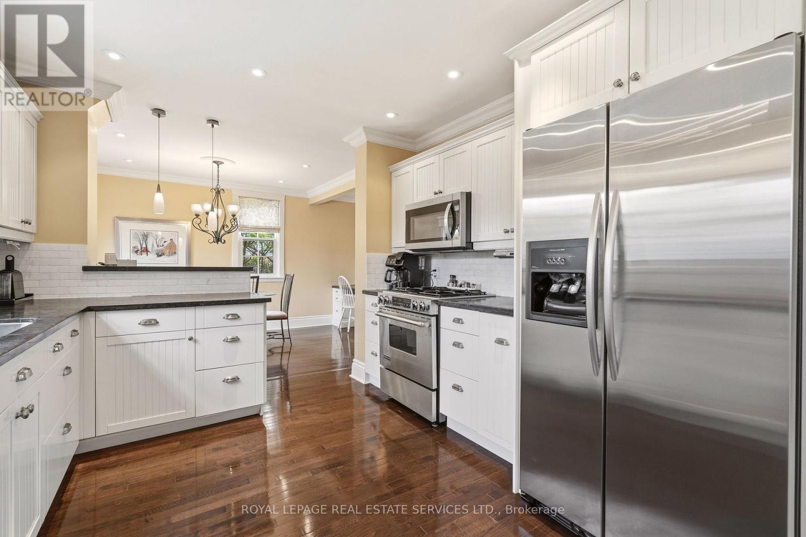 347 Douglas Avenue, Oakville, Ontario  L6J 3S7 - Photo 13 - W12965588