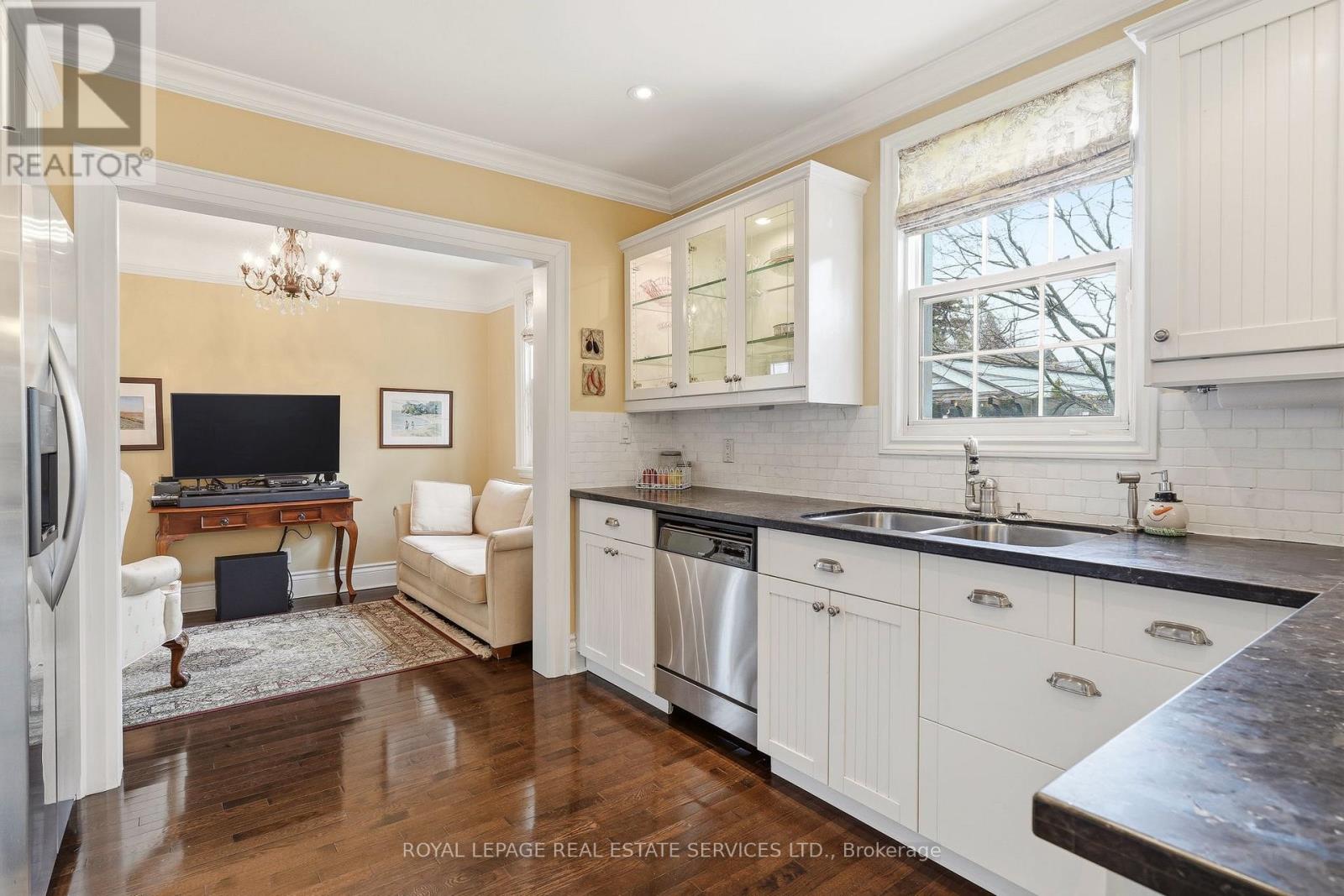 347 Douglas Avenue, Oakville, Ontario  L6J 3S7 - Photo 14 - W12965588