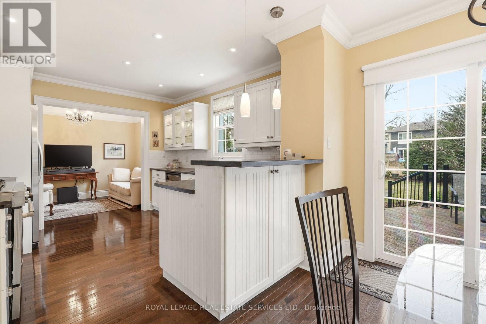 347 Douglas Avenue, Oakville, Ontario  L6J 3S7 - Photo 16 - W12965588